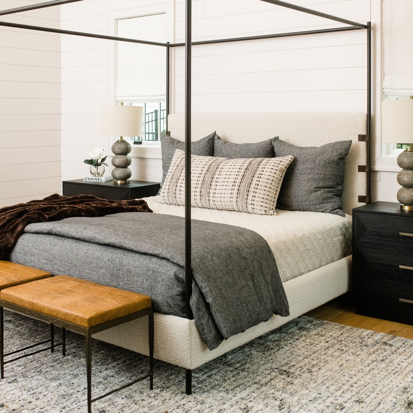 Damara Asphalt Duvet Cover - King.