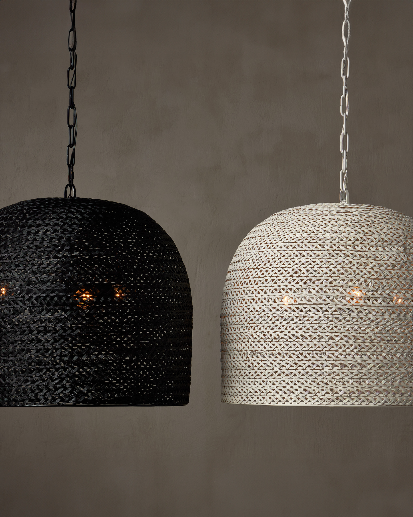Piero Medium Black Chandelier.