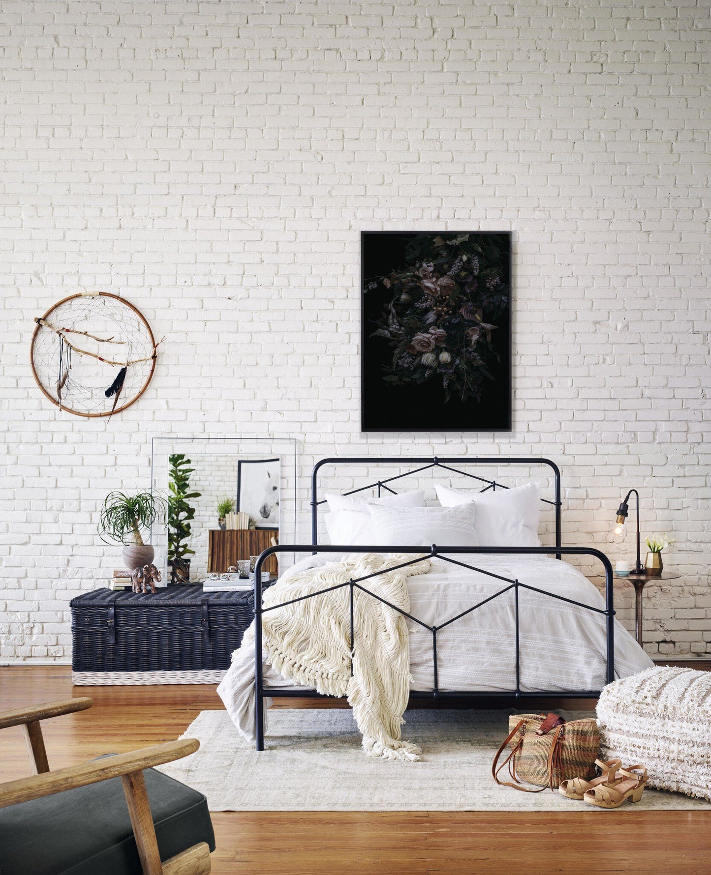 Casey Queen Bed - Sandblasted Vintage Black.