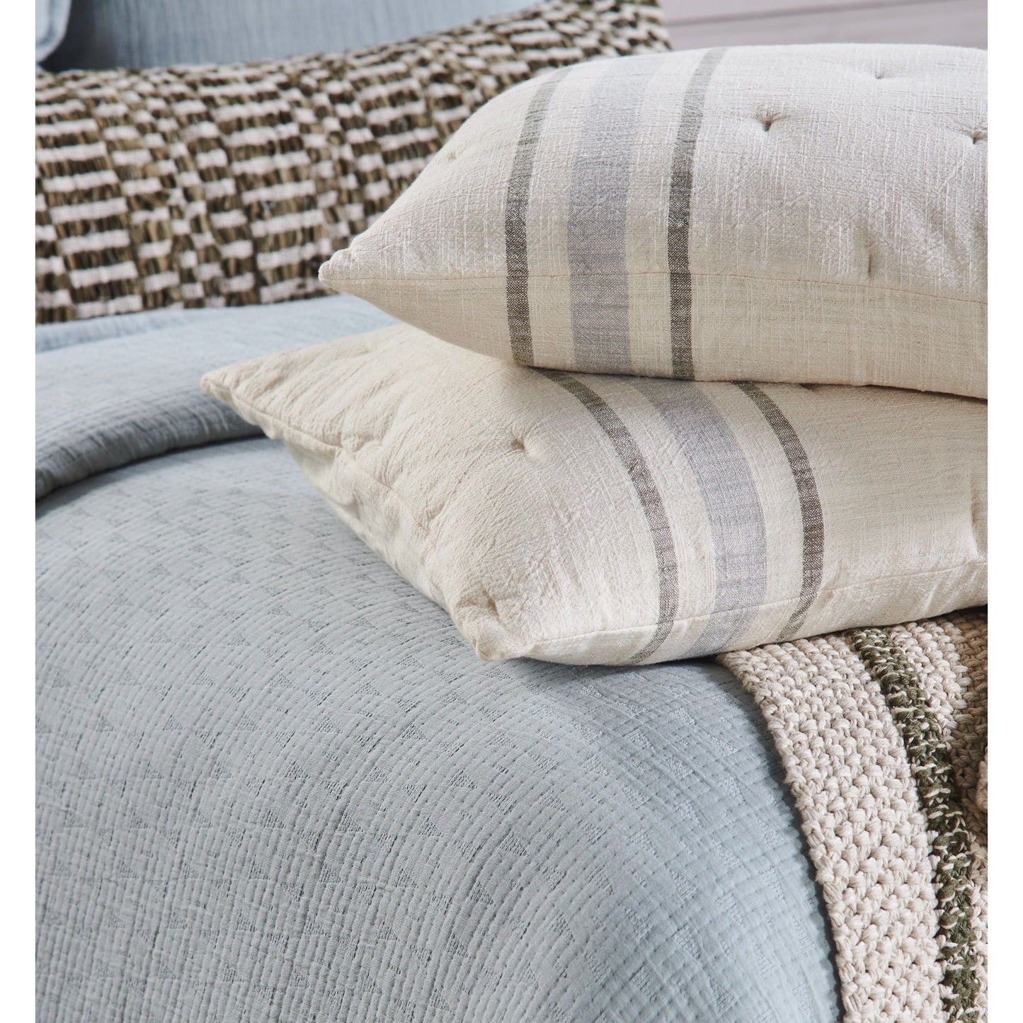 Collins Quilt - Limestone.