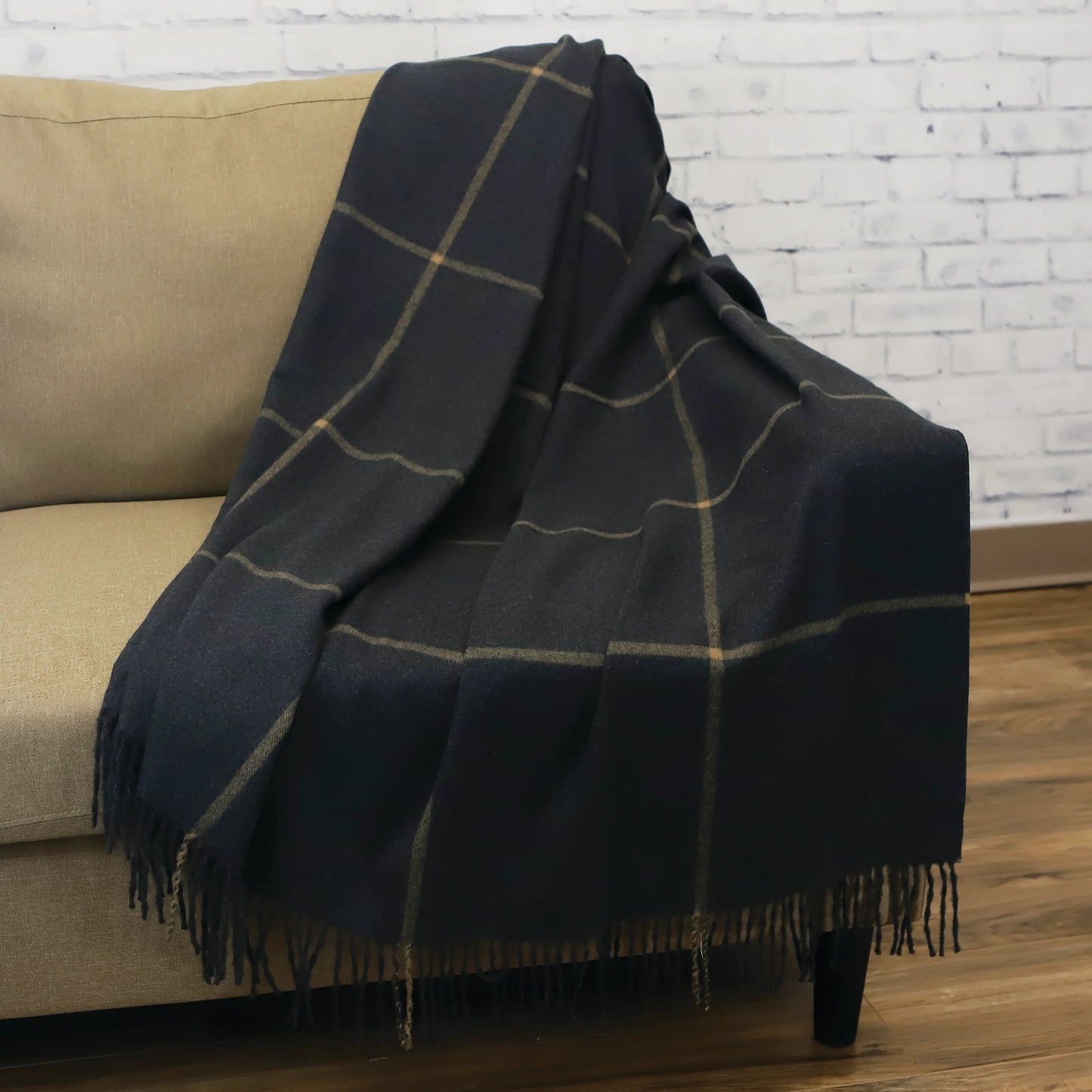Glasgow Throw - Dark Grey.
