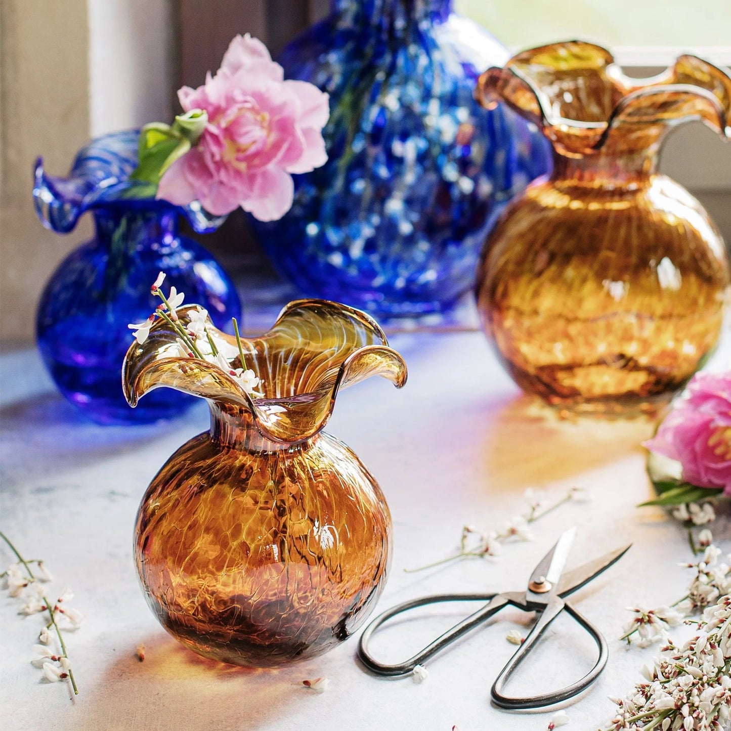 Hibiscus Glass Brown Tortoiseshell Bud Fluted Vase.