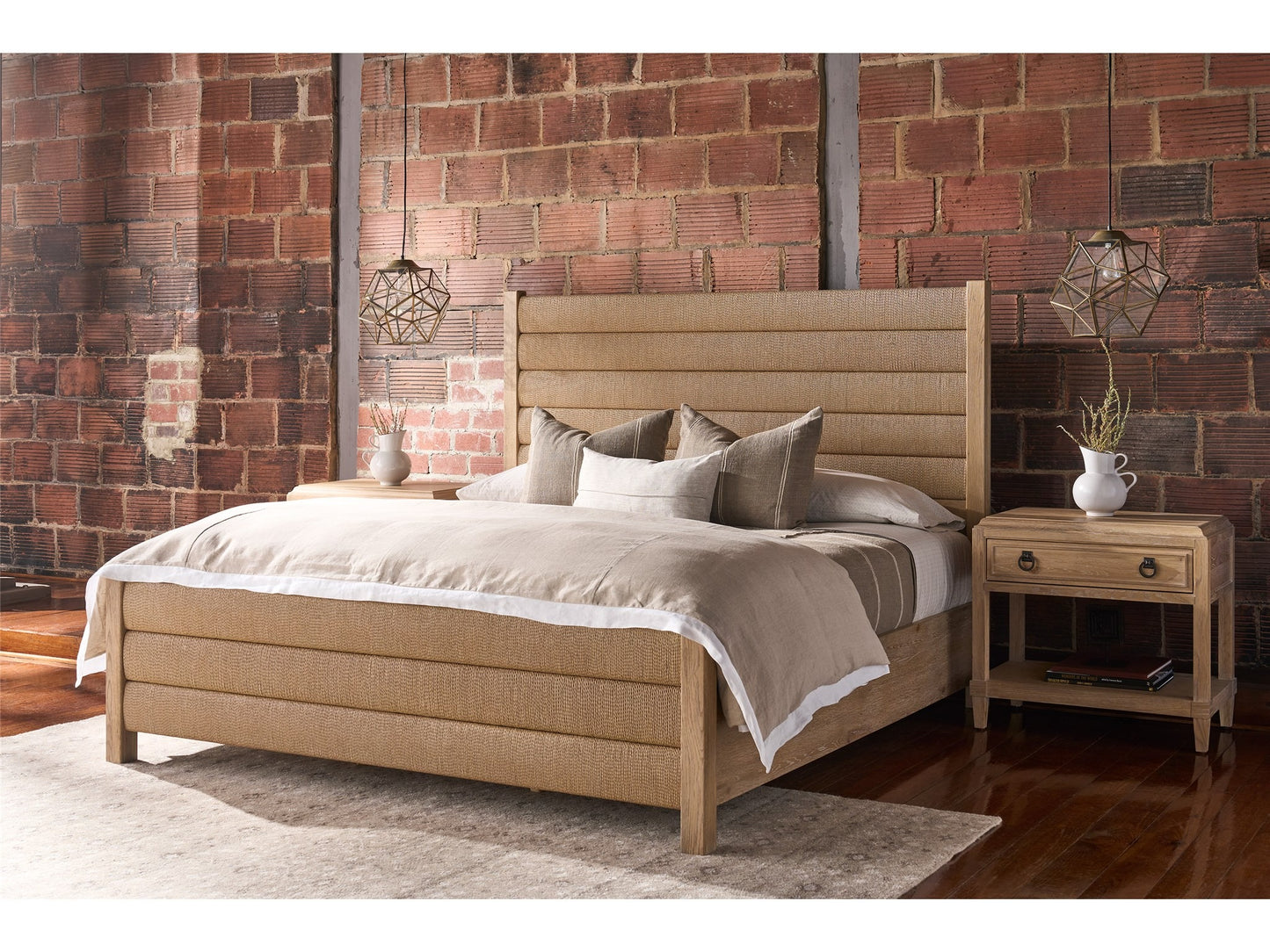 Canyon Post Bed Queen.