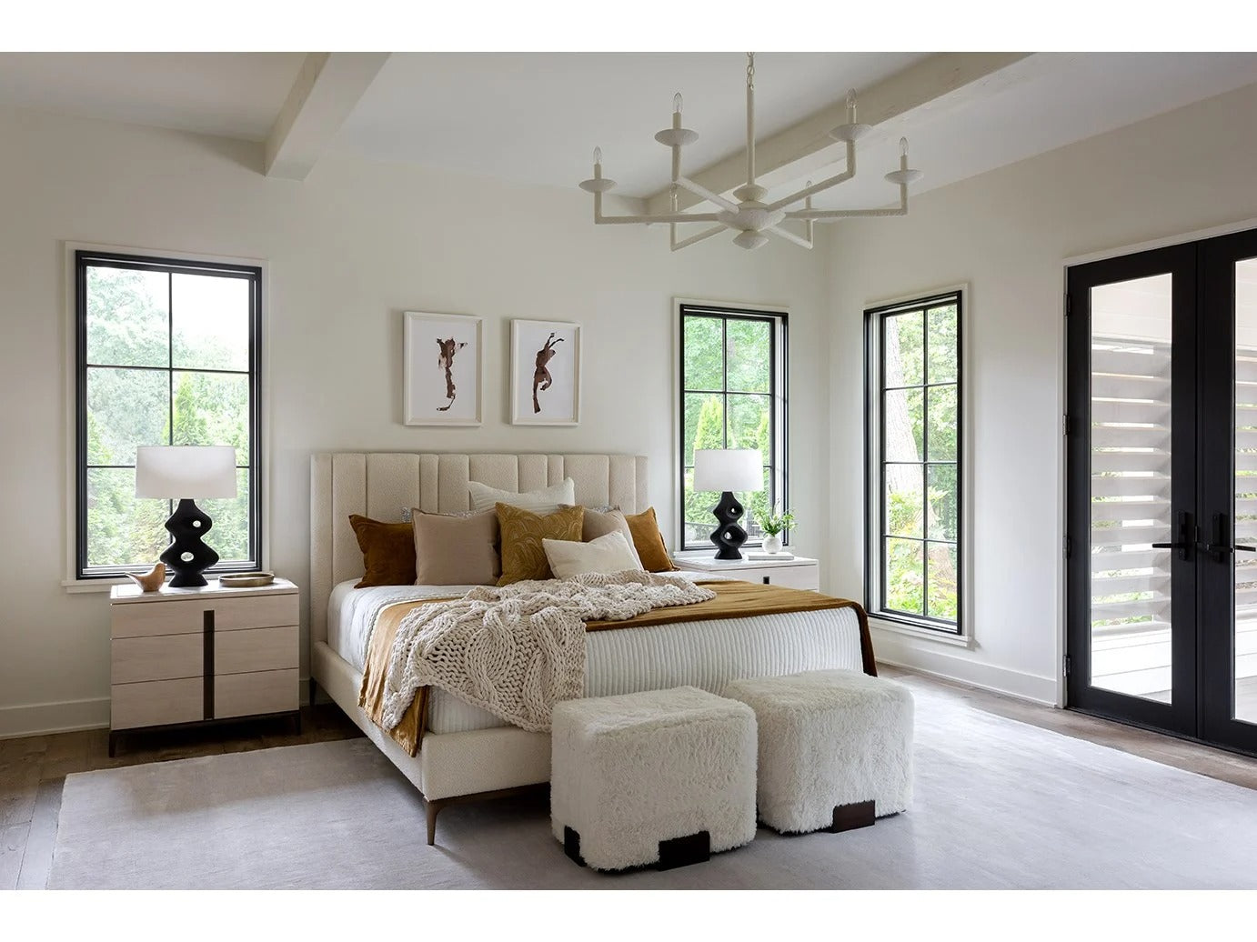 Summerland Uphol Bed King.