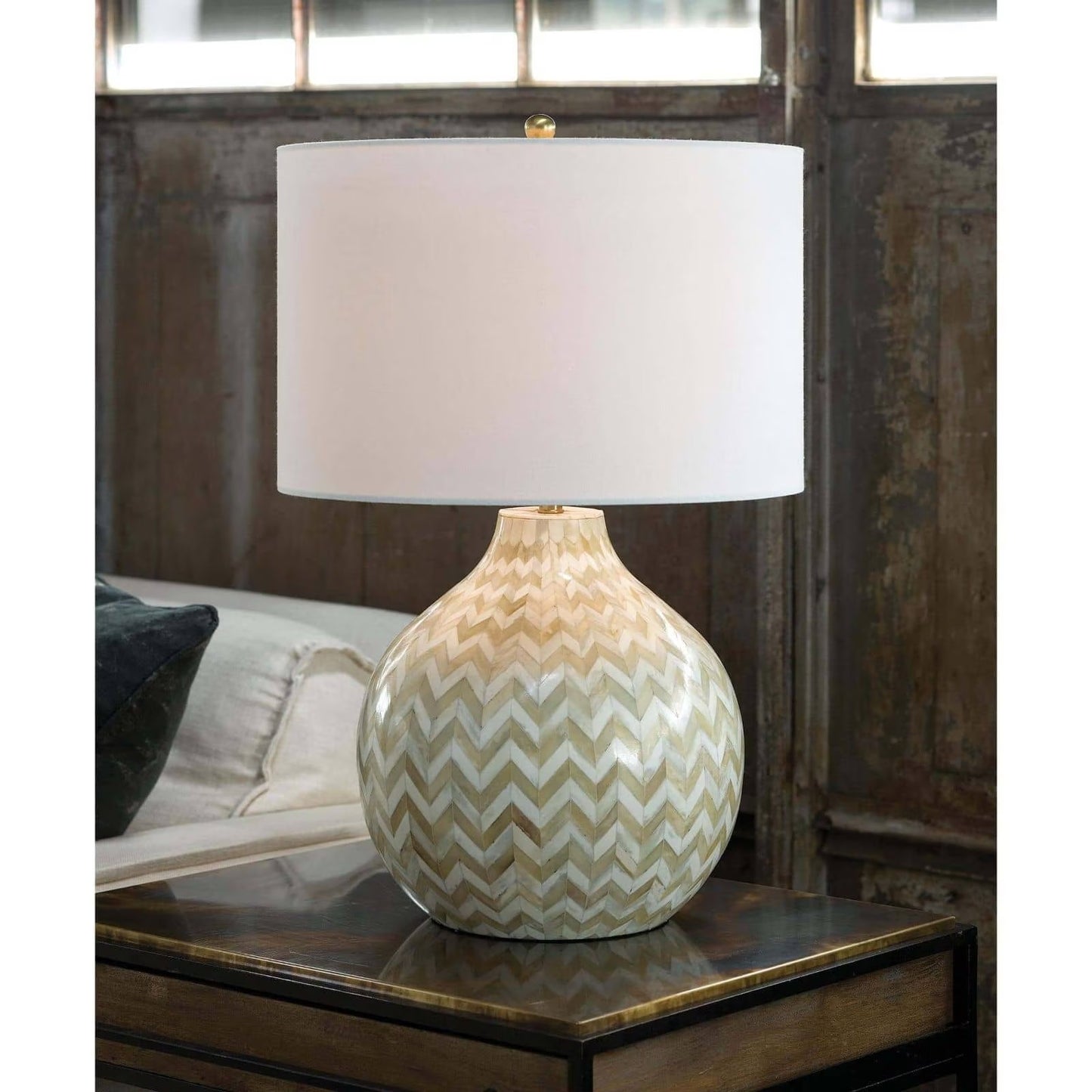 Chevron Bone Table Lamp (Natural).