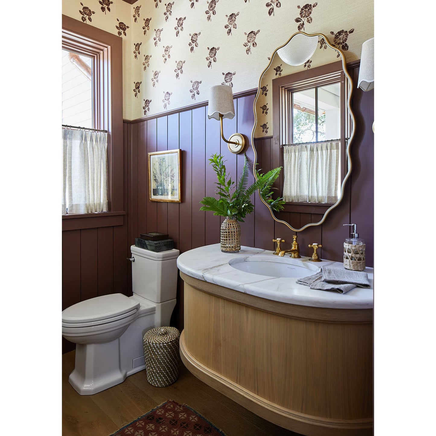 Ariel Sconce (Natural Brass).