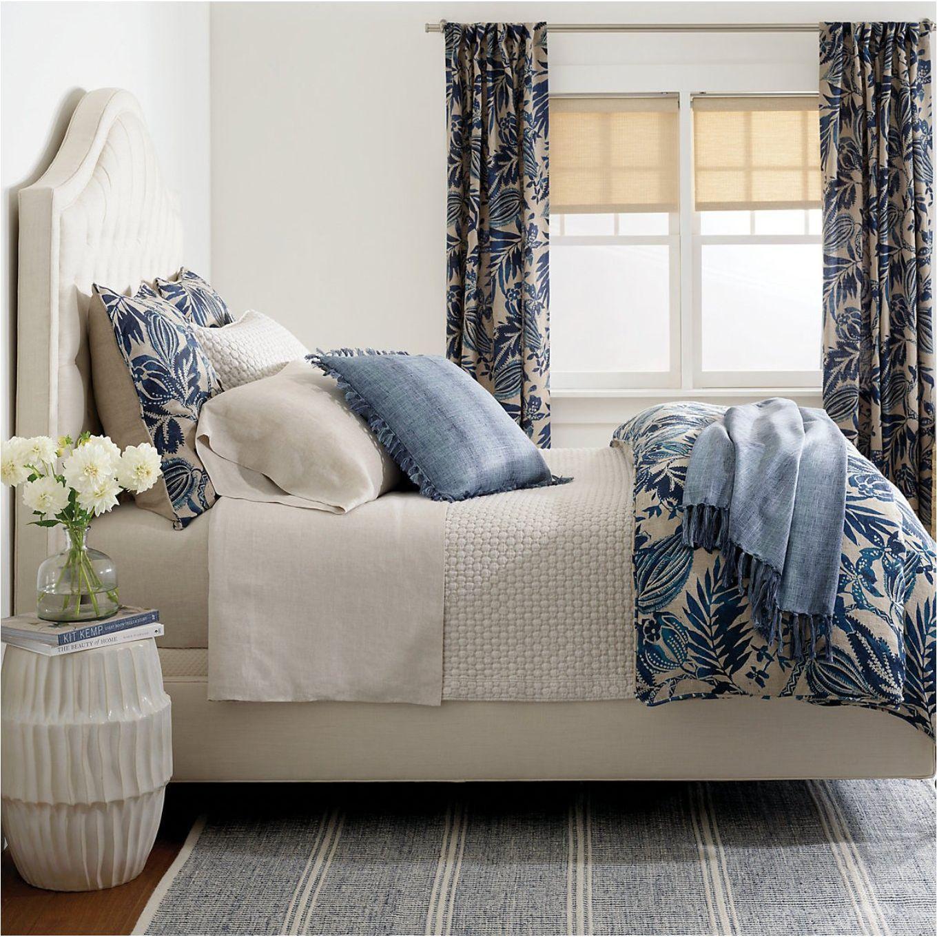 Lodi Sand Matelassé Coverlet - King.