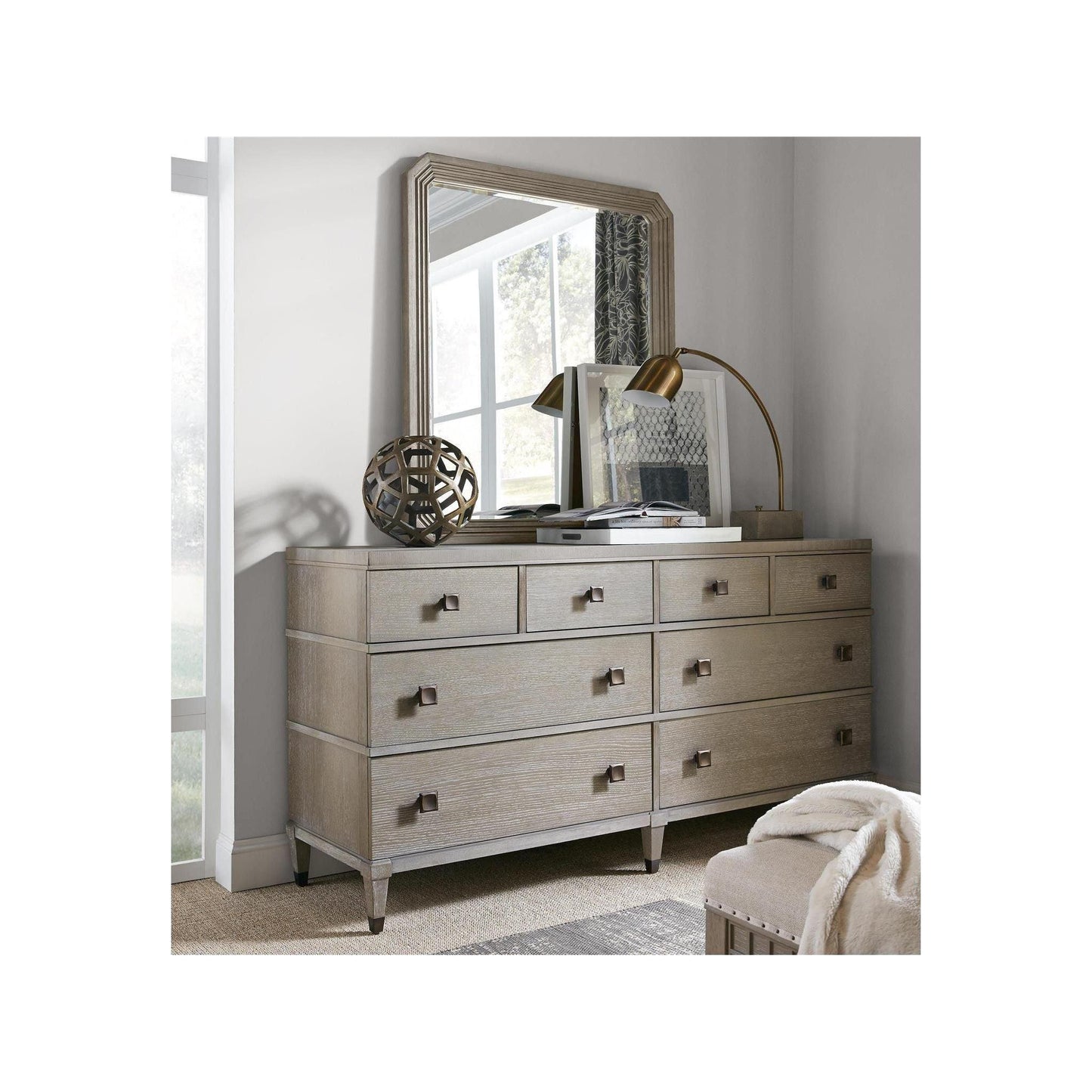 Playlist Dresser.