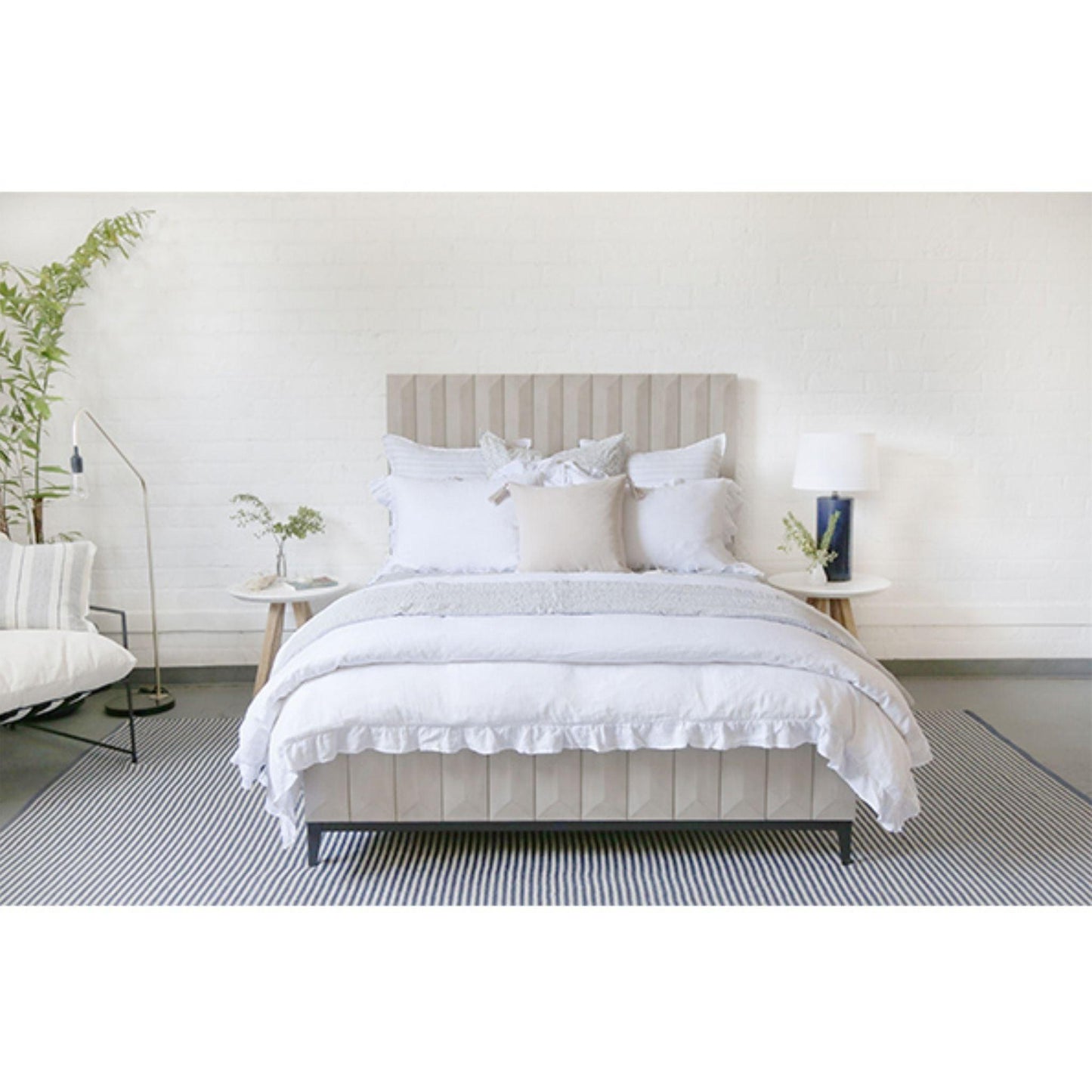 Aldwell Queen Bed.