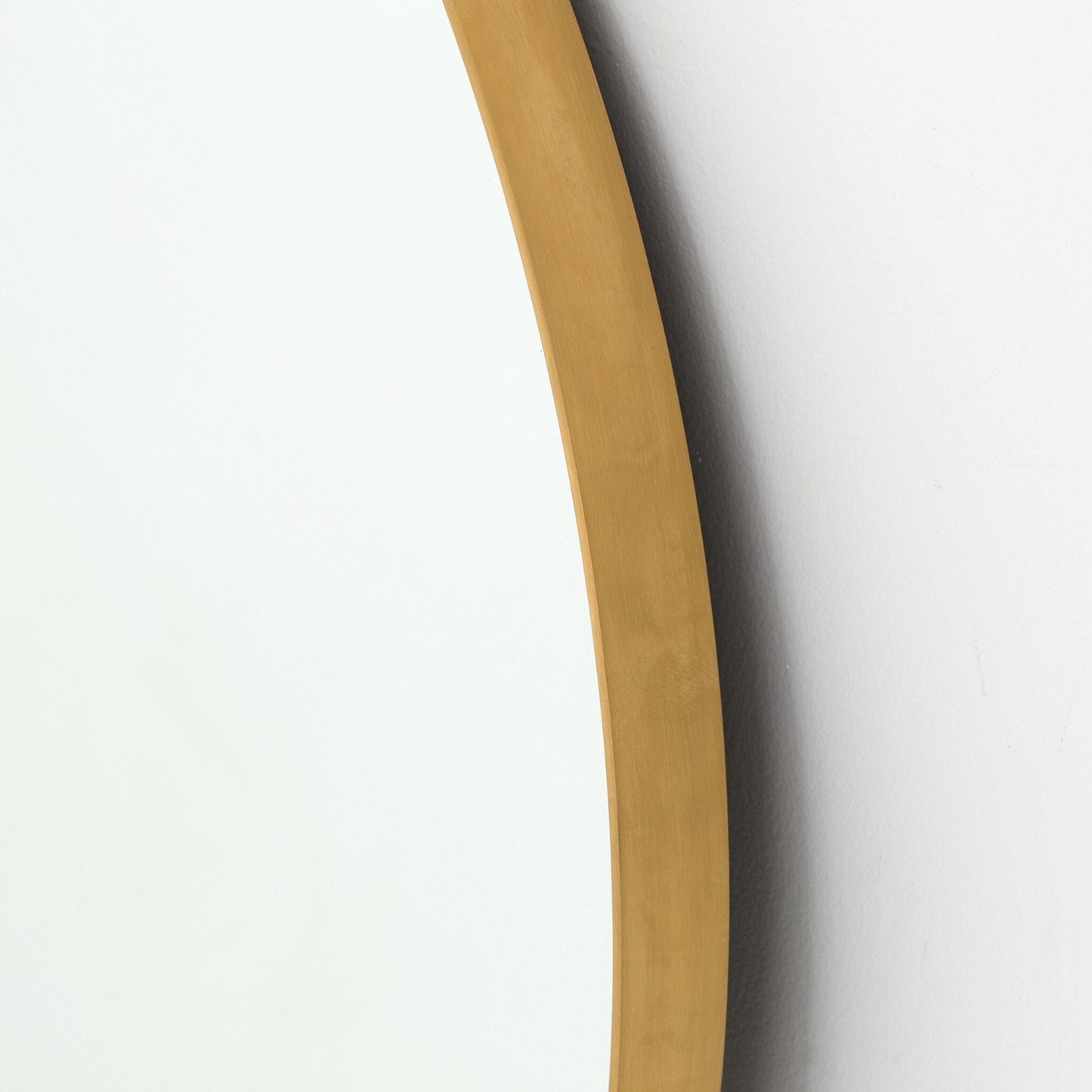 Bellvue Round Mirror - Polished Brass.