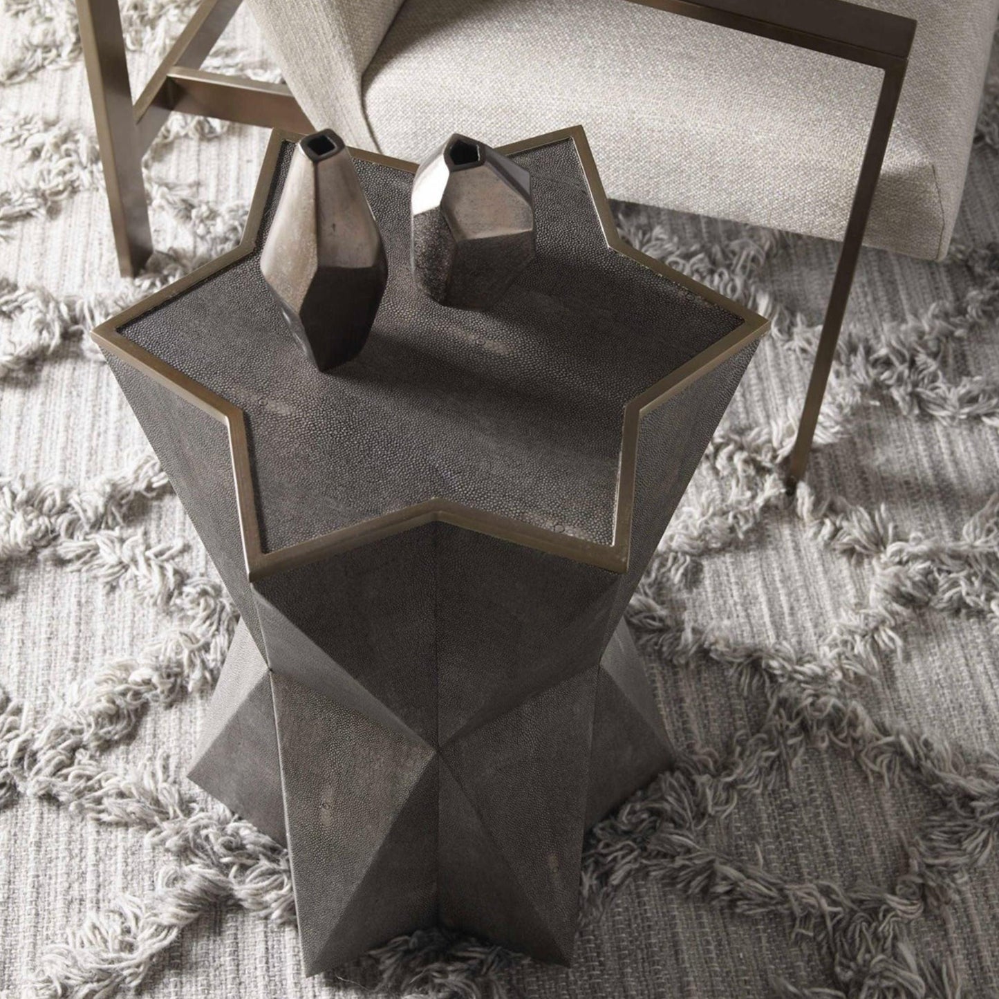 Capella Accent Table, Gray.
