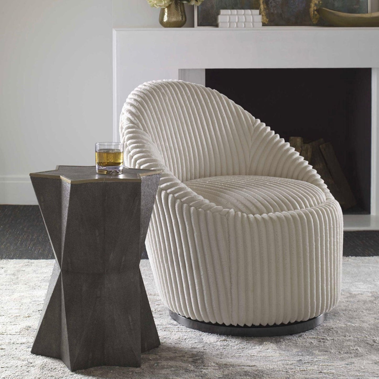 Capella Accent Table, Gray.