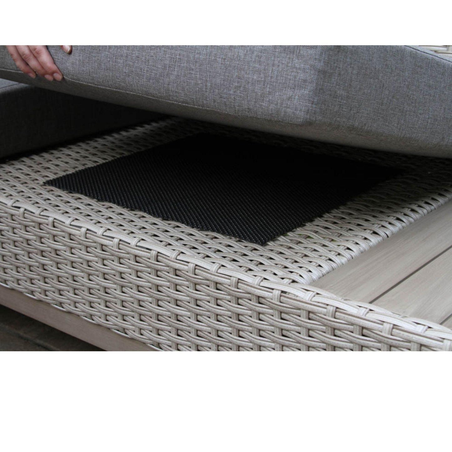 Contemporary Outdoor 4-Piece Sectional Set.