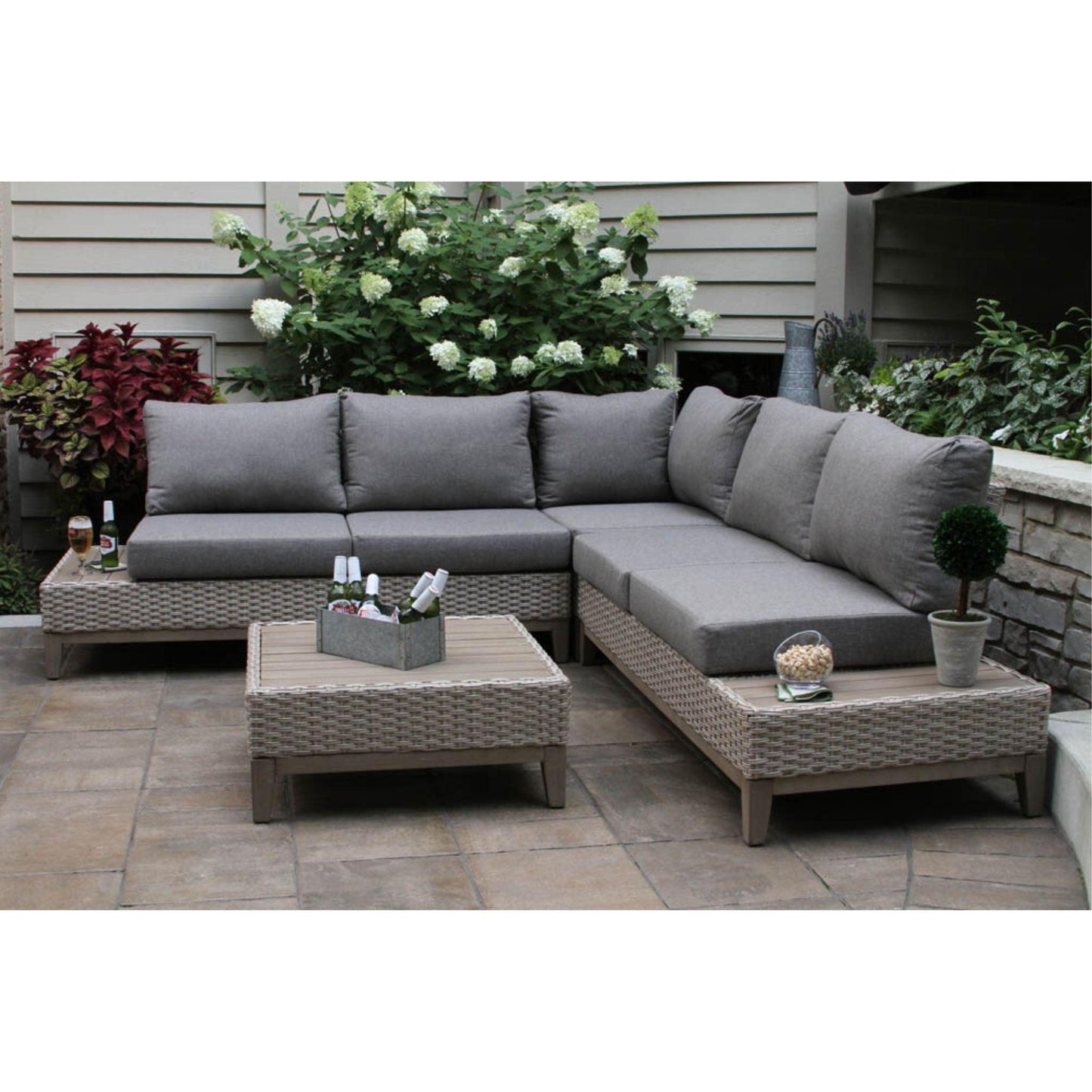 Contemporary Outdoor 4-Piece Sectional Set.