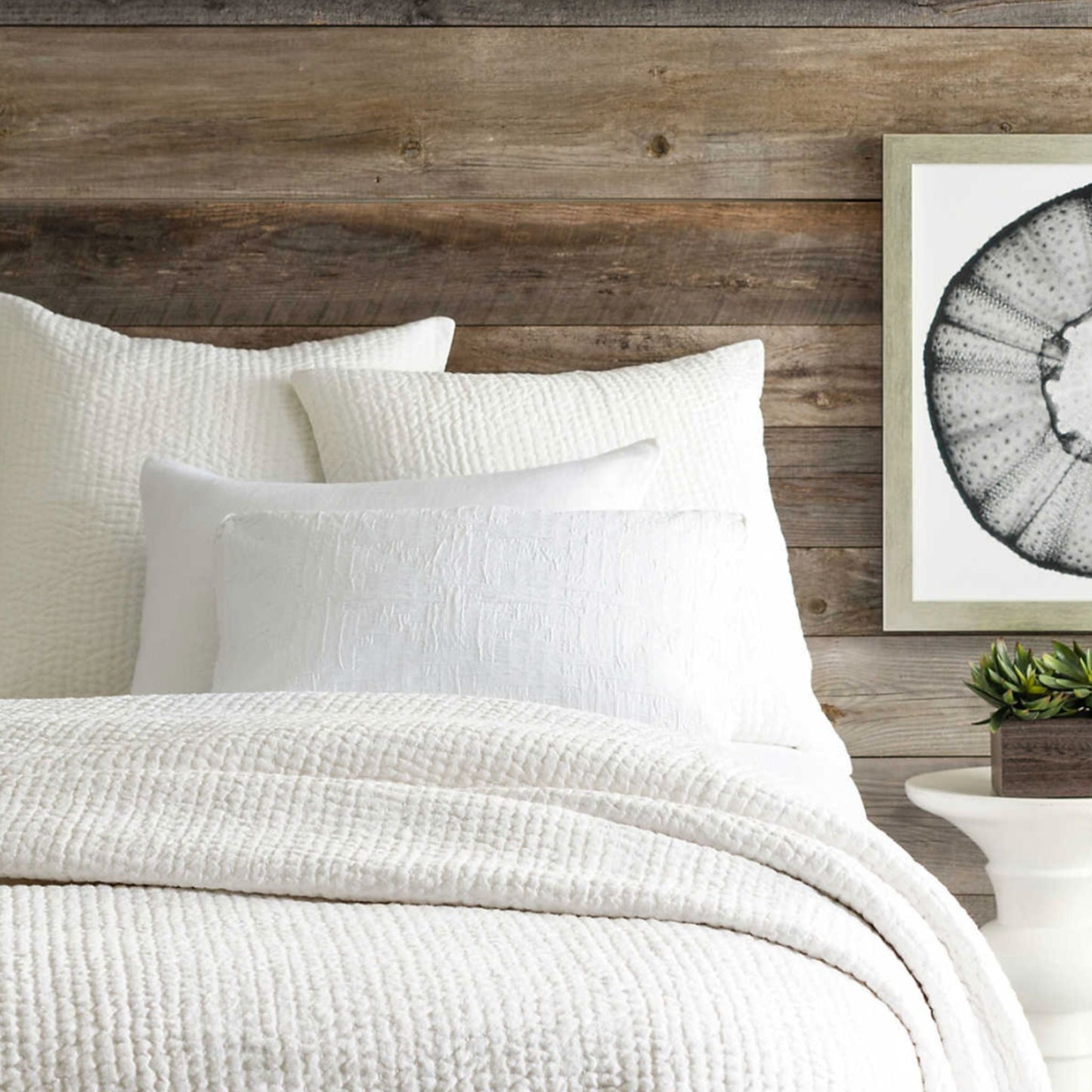 Seychelles Dove White Quilt - Twin.