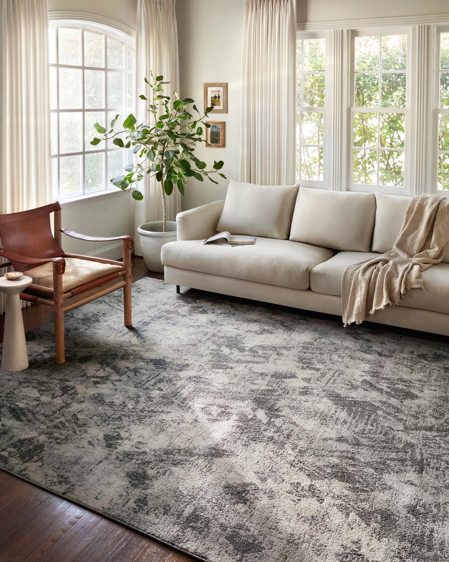 Loloi Austen Stone / Pebble 18" x 18" Sample Rug