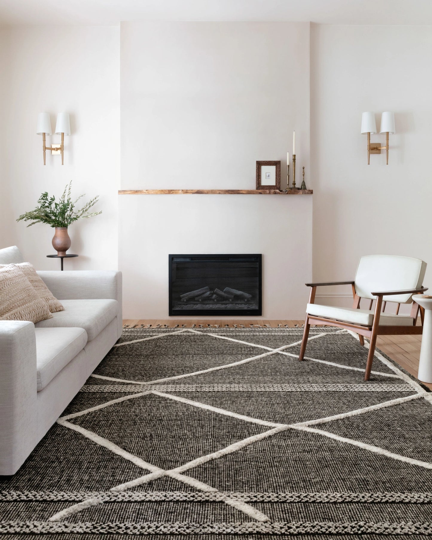 Loloi Iman Beige / Charcoal 18" x 18" Sample Rug