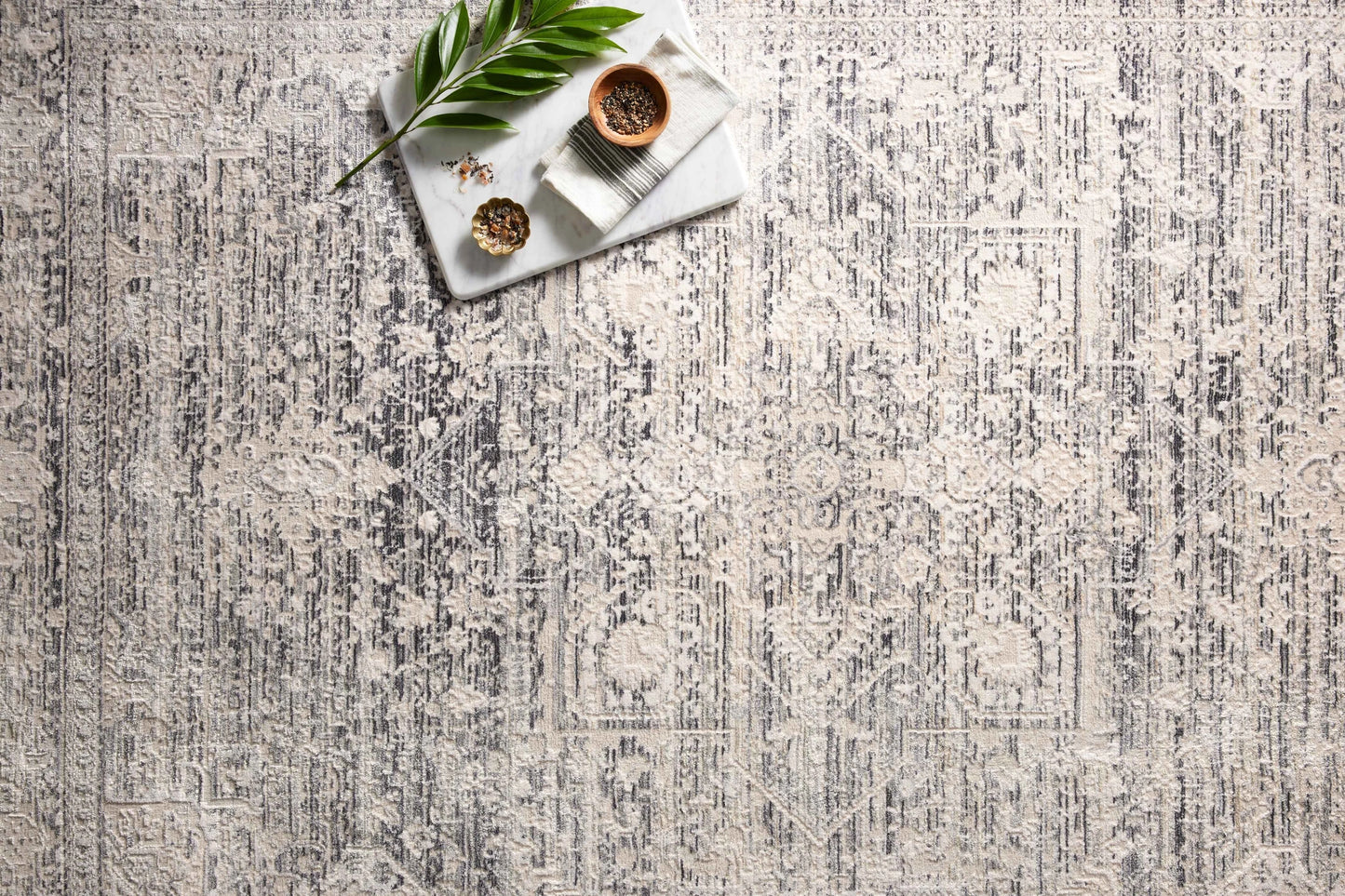 Loloi Homage Ivory / Grey 2'-0" x 3'-4" Accent Rug
