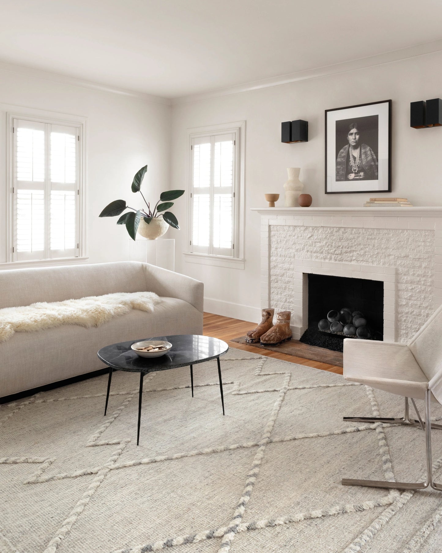 Loloi Iman Ivory / Lt. Grey 2'-0" x 3'-0" Accent Rug