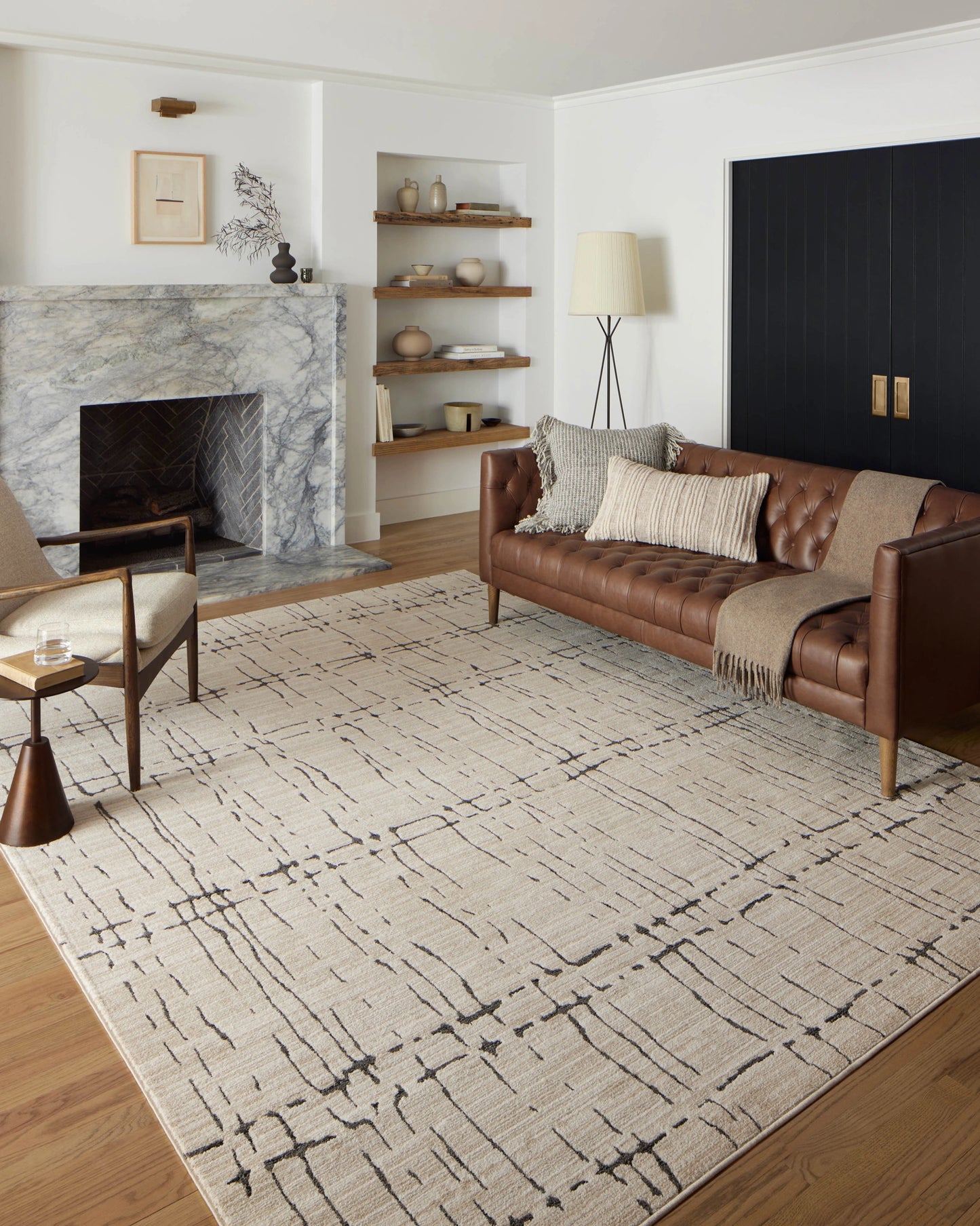 Loloi Darby Sand / Dk. Grey 18" x 18"Sample Rug