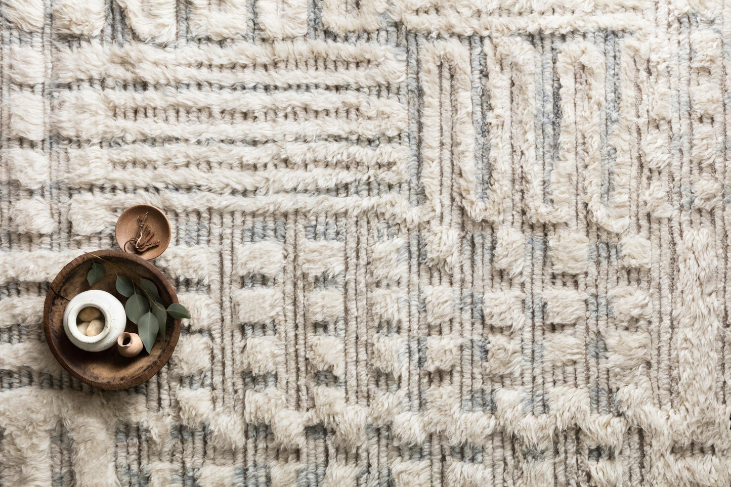 Loloi Khalid Ivory / Sky 4'-0" x 6'-0" Accent Rug