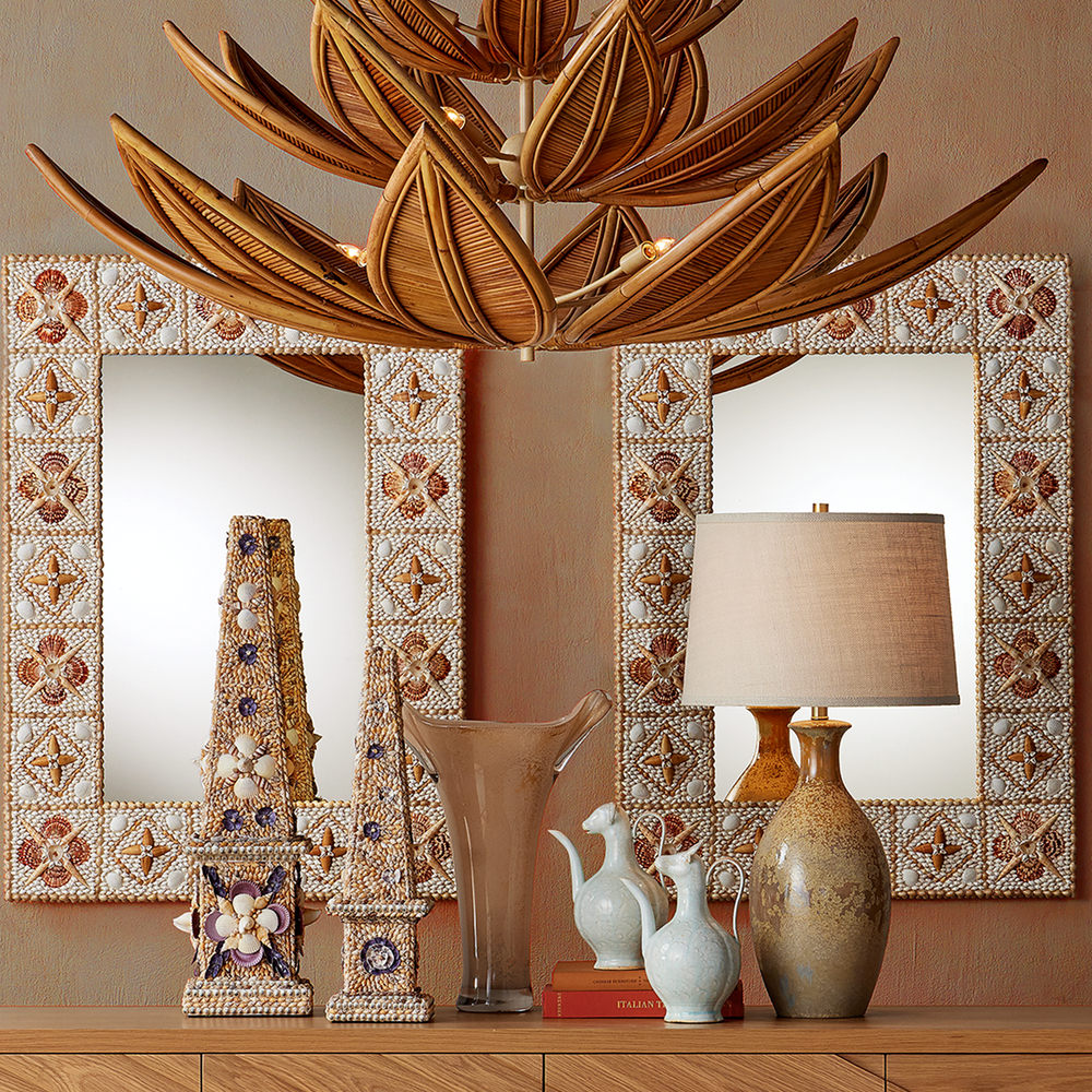 
                      
                        Coquillage Tall Obelisk.
                      
                    