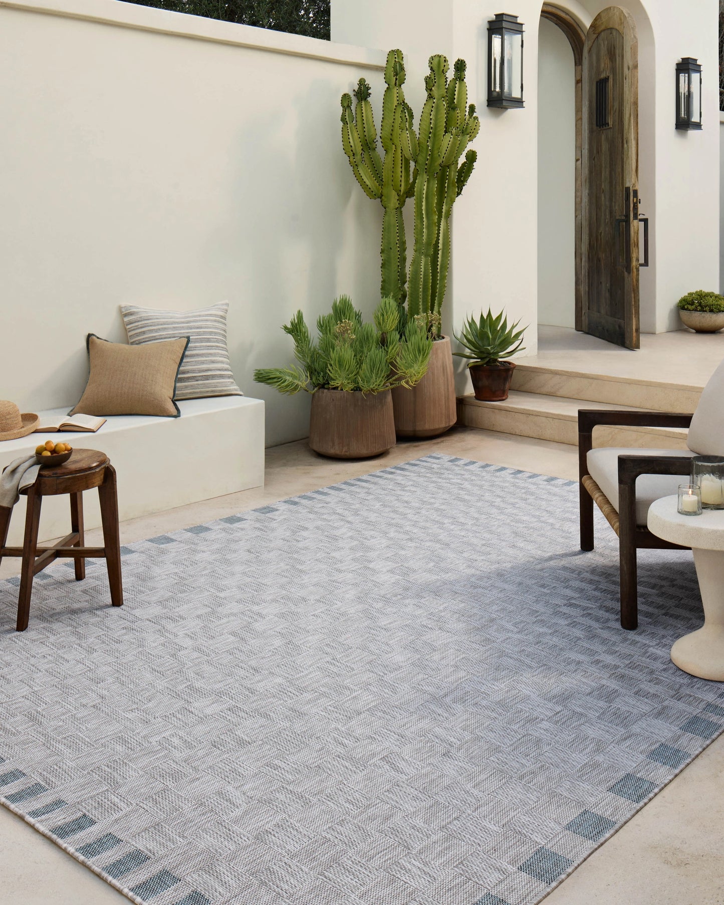 Amber Lewis x Loloi Topanga Silver / Blue 18" x 18" Sample Rug