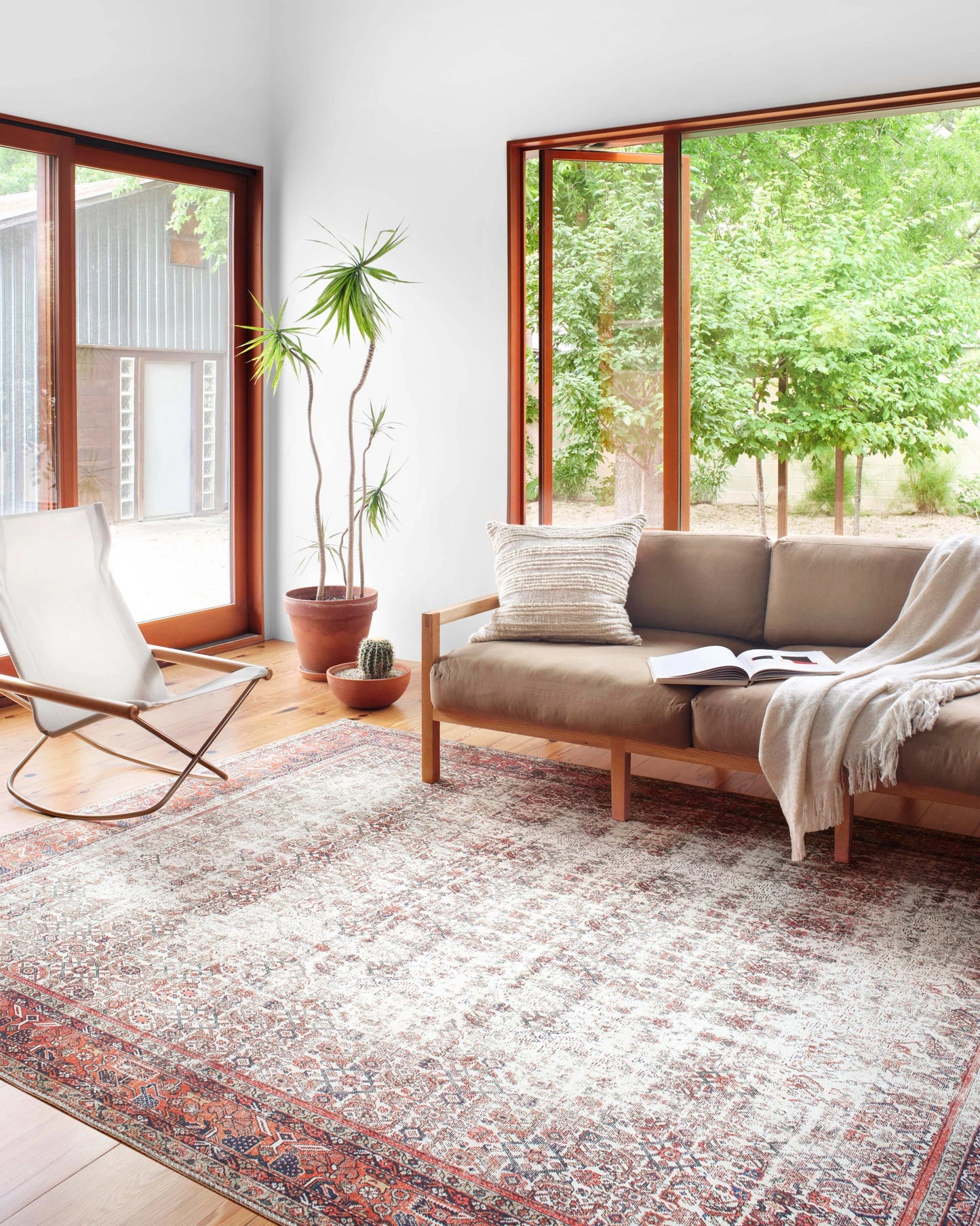 Loloi Layla Ivory / Brick 2'-3" x 3'-9" Accent Rug