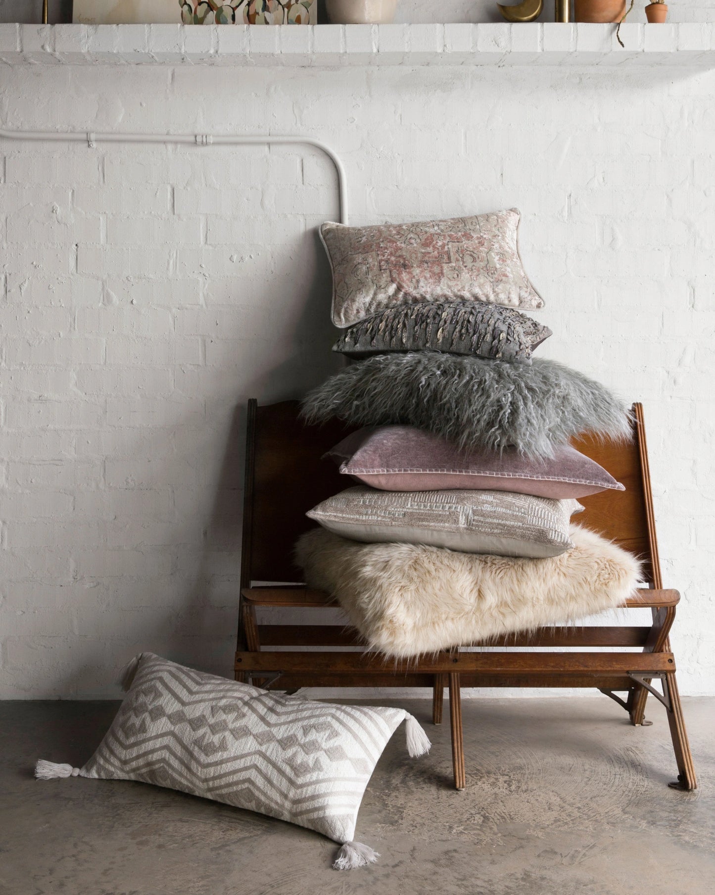 Loloi P0598 Grey 22" x 22" Cover Only Pillow