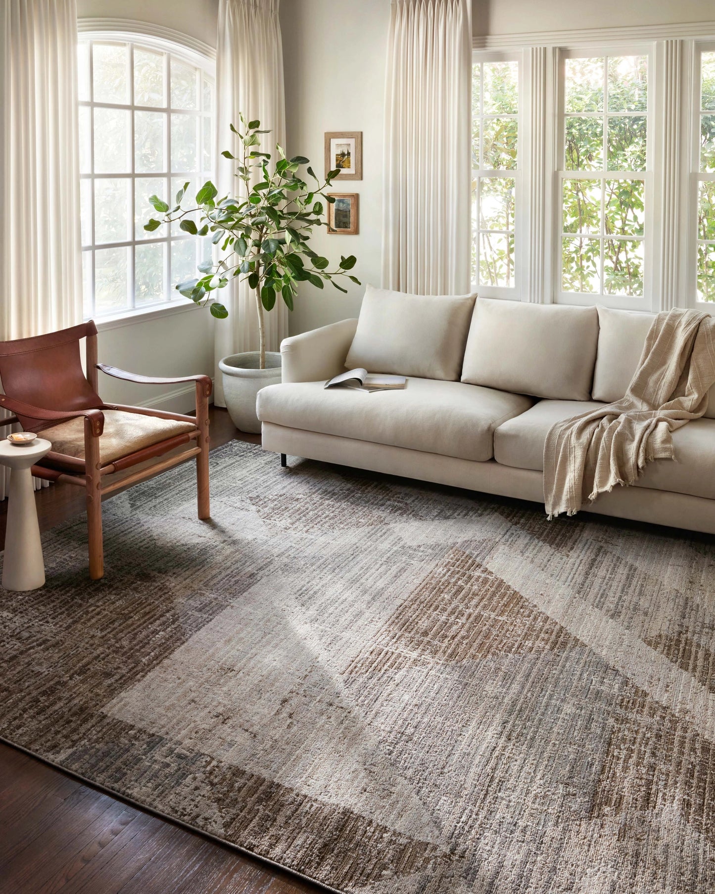 Loloi Austen Stone / Bark 3'-11" x 5'-7" Accent Rug