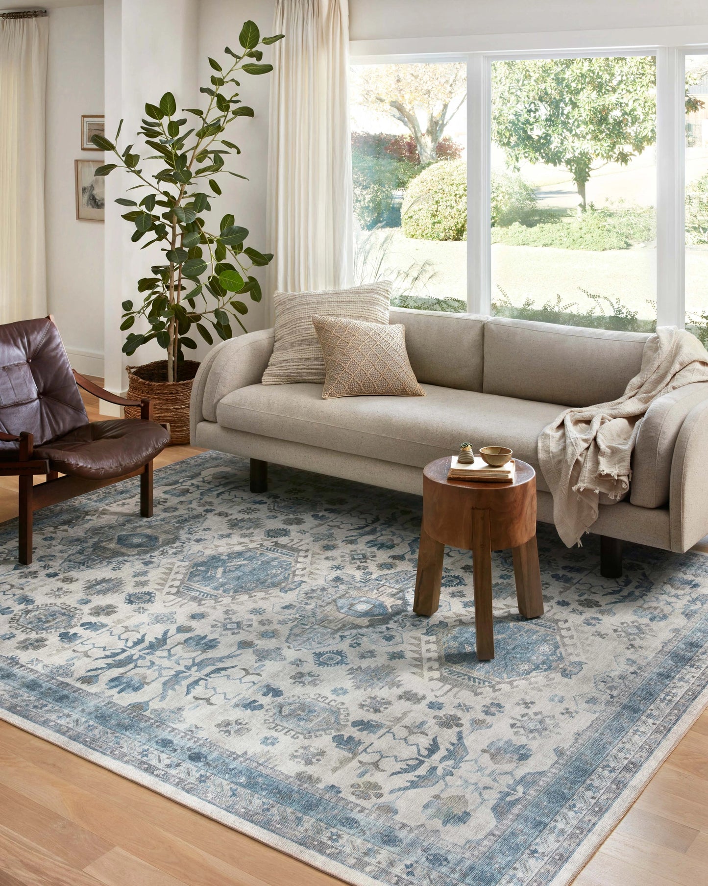 Loloi Heidi Ivory / Ocean 7'-6" x 9'-6" Area Rug