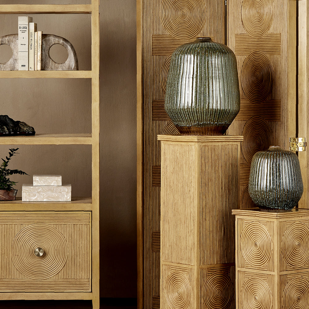 Shoulder Large Vase.