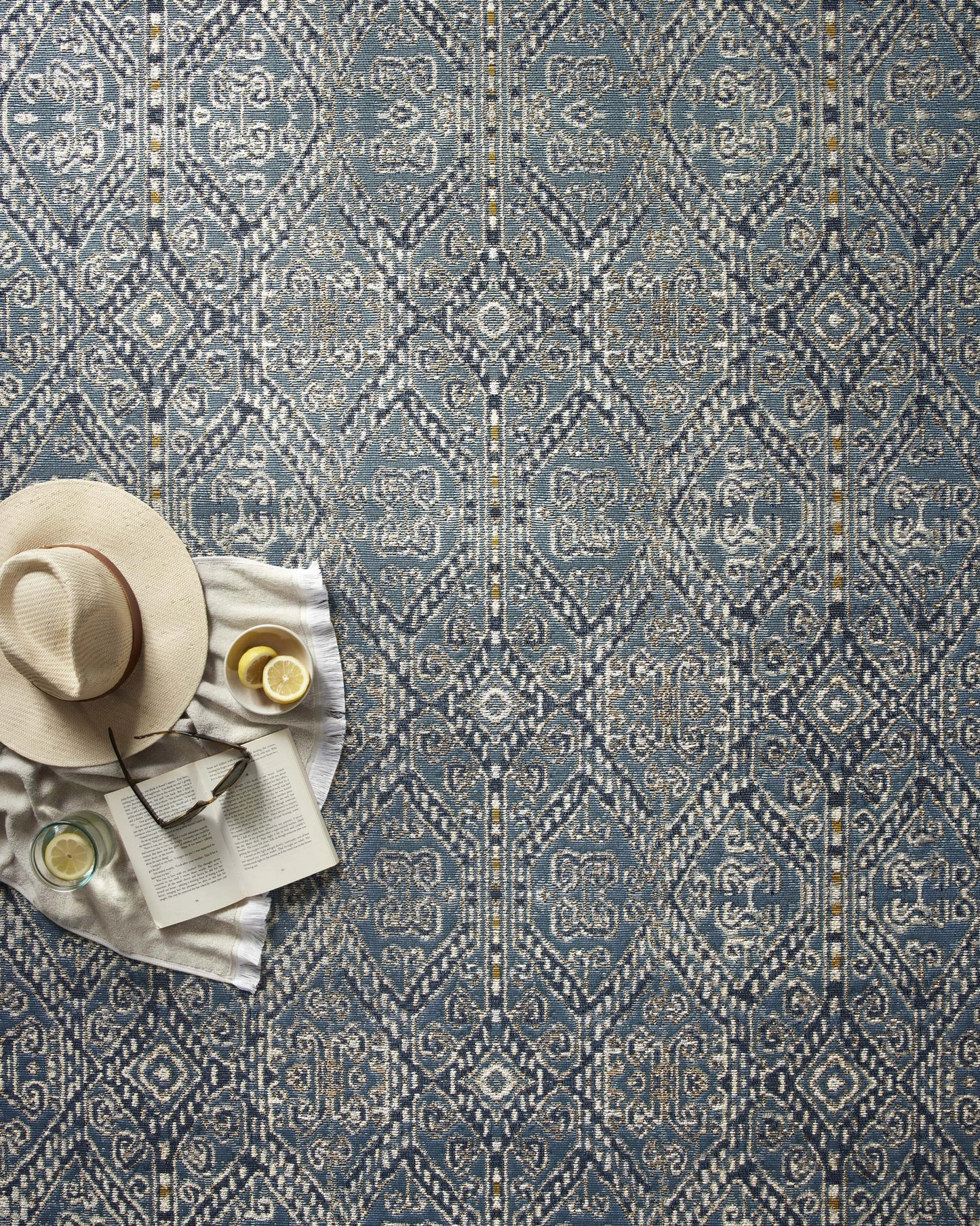 Loloi Mika Ocean 6'-7" x 9'-4" Area Rug