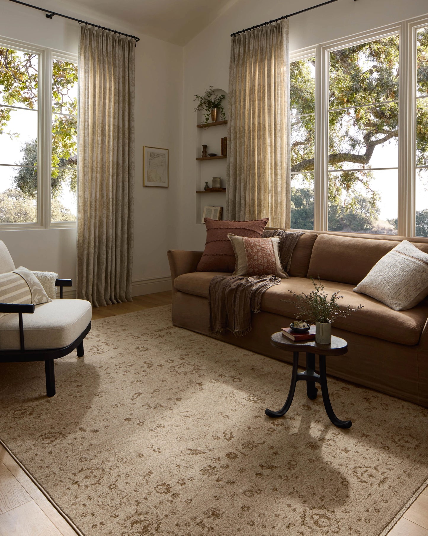 Loloi Haywood Sand / Natural 18" x 18" Sample Rug