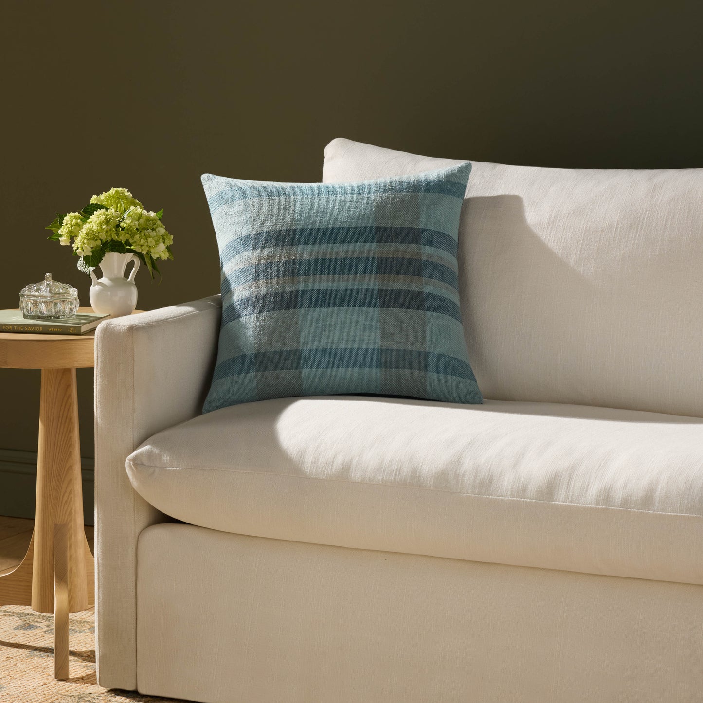Chris Loves Julia x Loloi Andi Blue / Multi 18'' x 18'' Cover w/Down Pillow