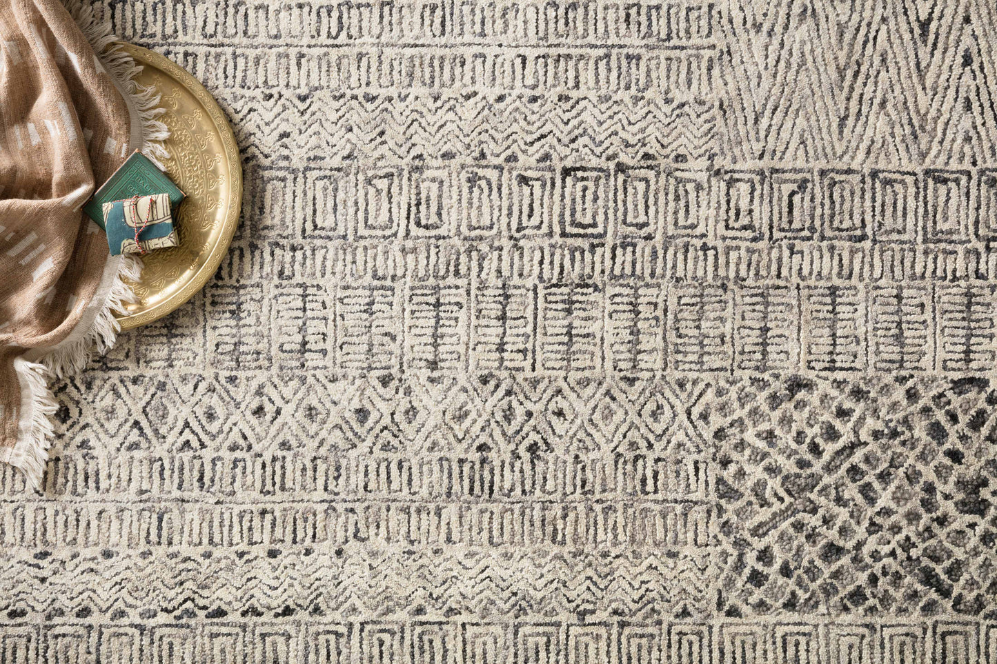 Loloi Peregrine Charcoal 7'-9" x 9'-9" Area Rug