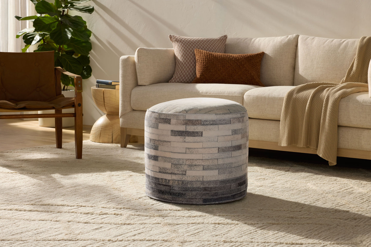 Loloi PF0002 Ivory / Grey 20 x 20 x 20 Pouf