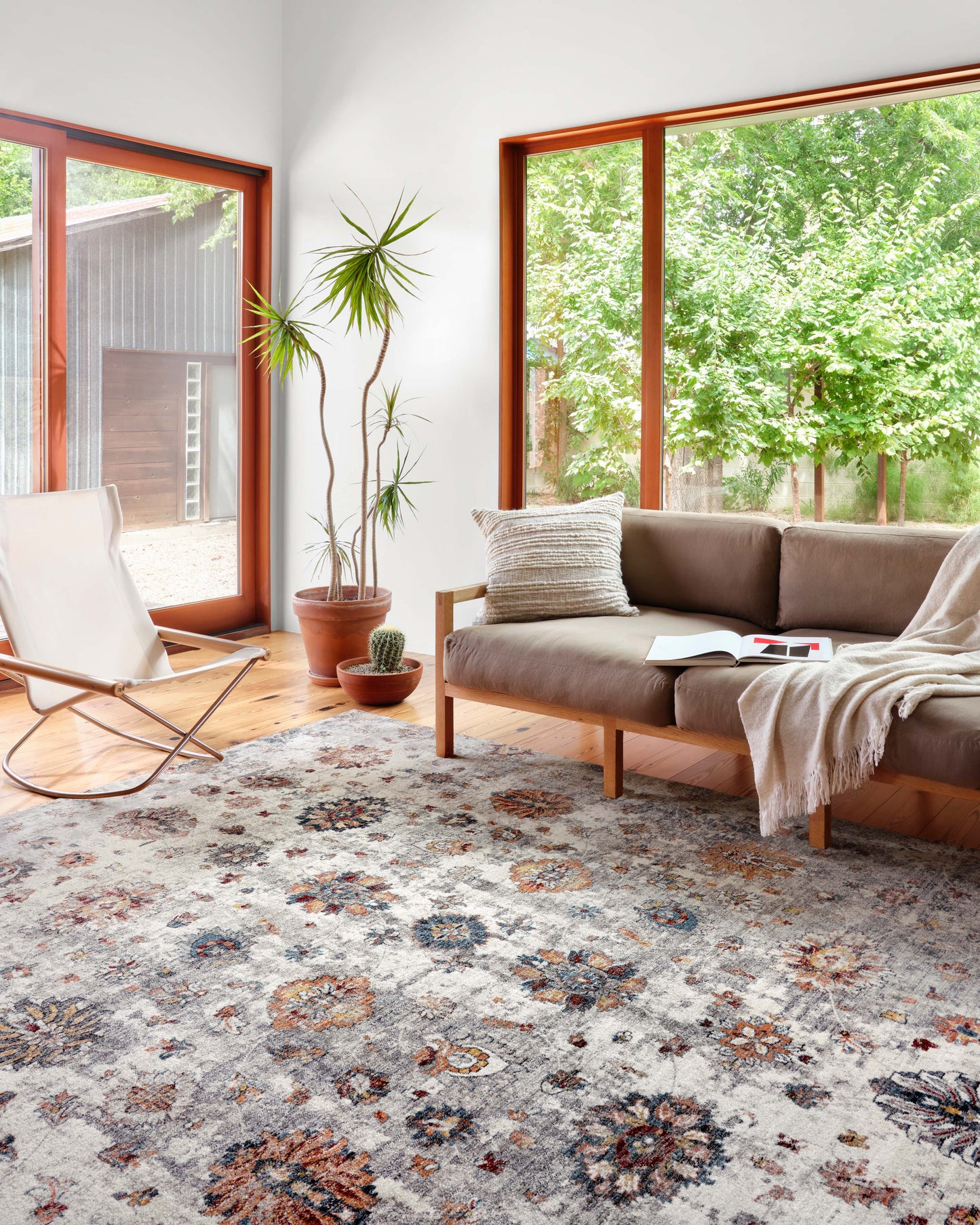 Loloi Samra Ivory / Multi 2'-7" x 8'-0" Runner Rug