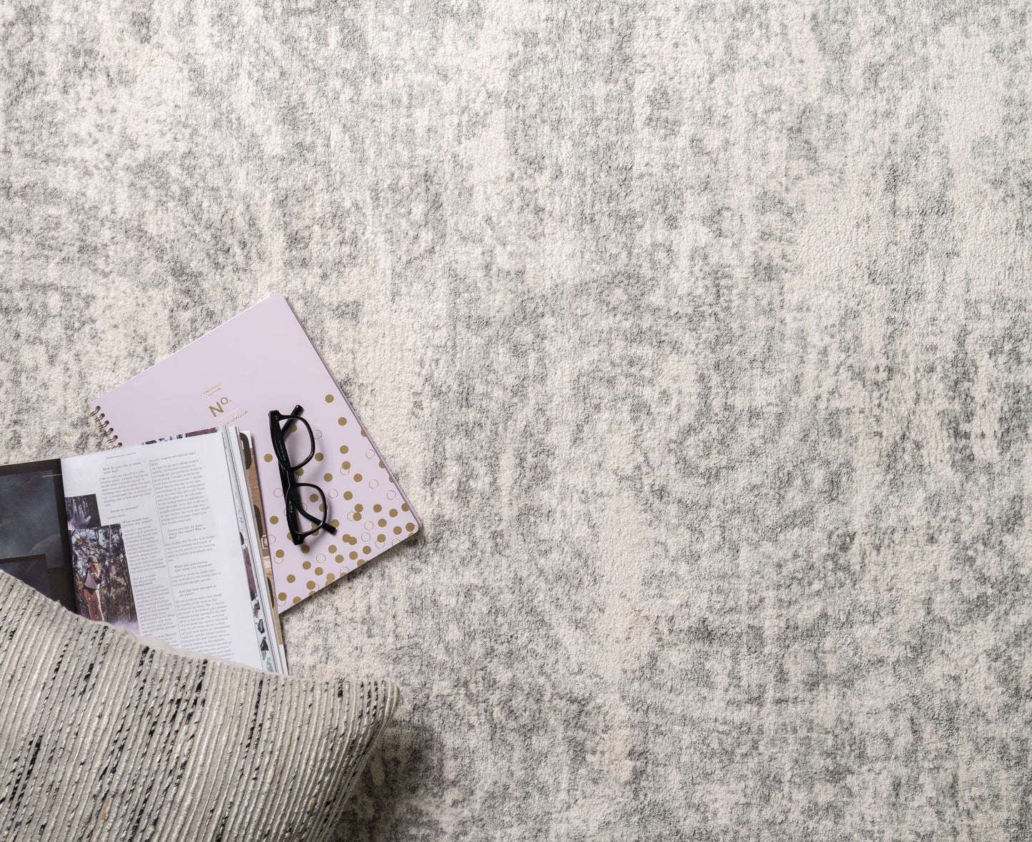 Loloi Torrance Grey 5'-0" x 7'-6" Area Rug