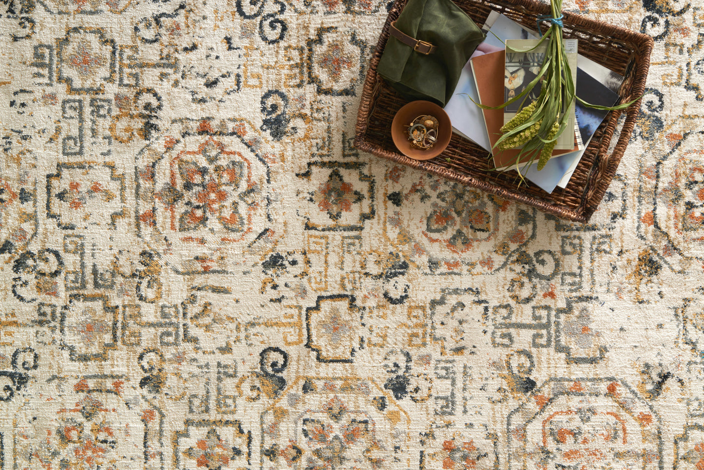 Loloi Torrance Ivory / Taupe 2'-7" x 4' Accent Rug