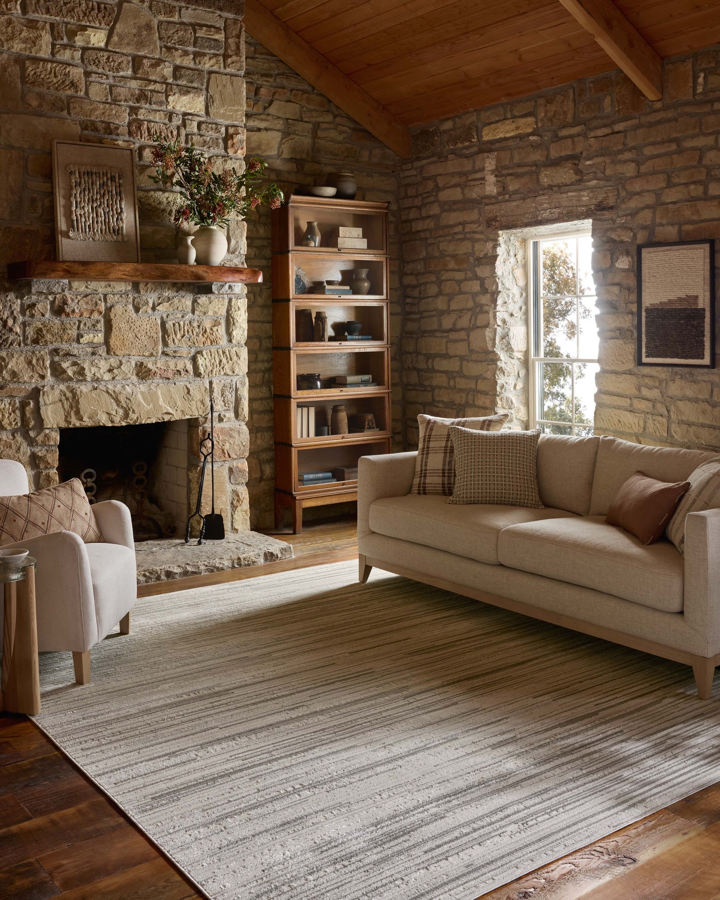 Loloi Townes Beige / Grey 3'-11" x 5'-11" Accent Rug