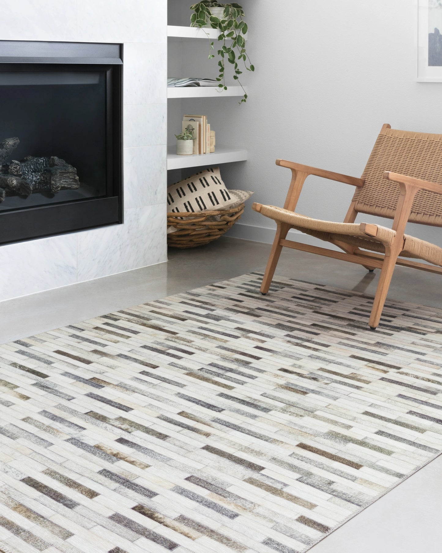Loloi Maddox Ivory / Grey 2'-3" x 3'-9" Accent Rug