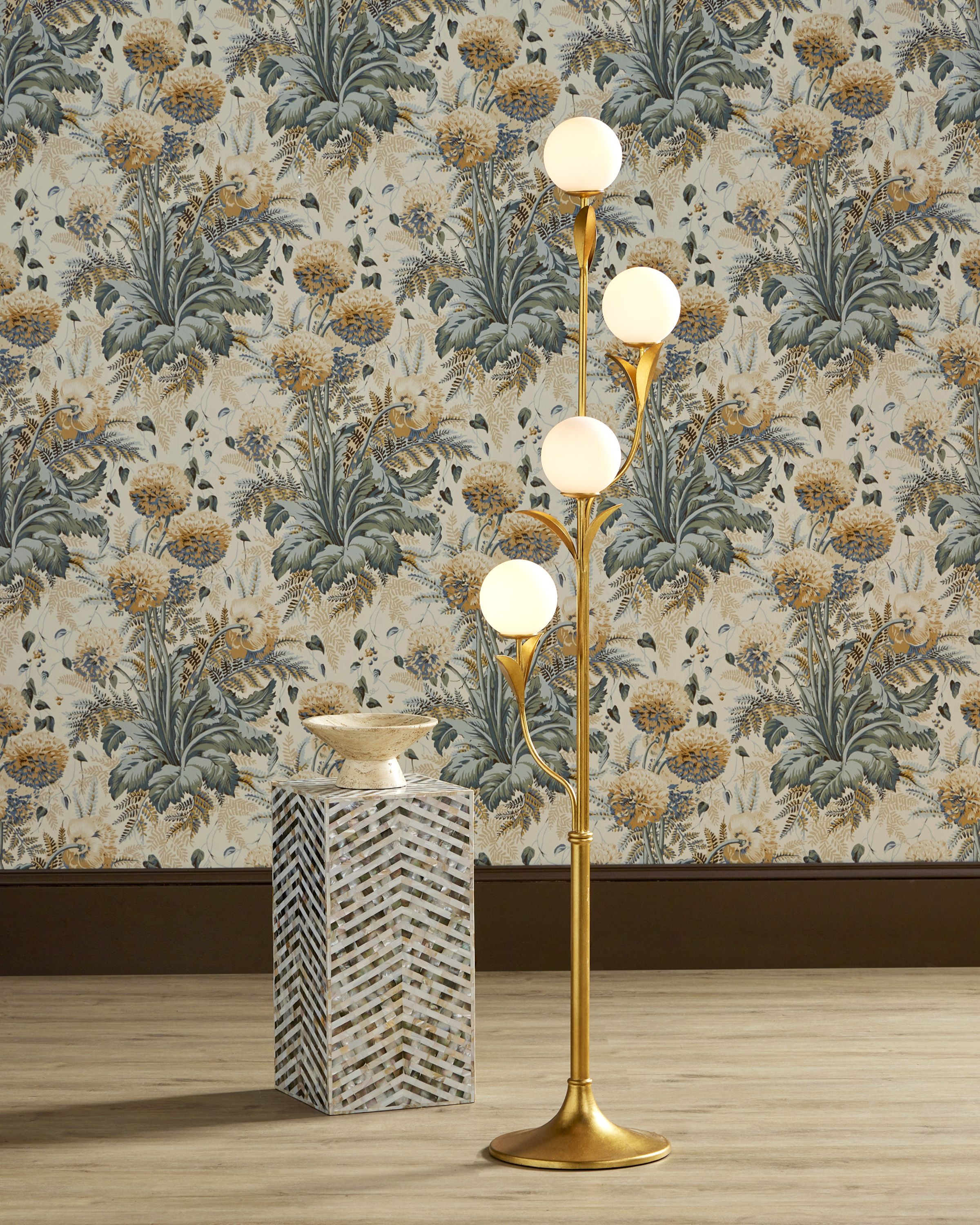 Rossville Floor Lamp - Thumbnail 3