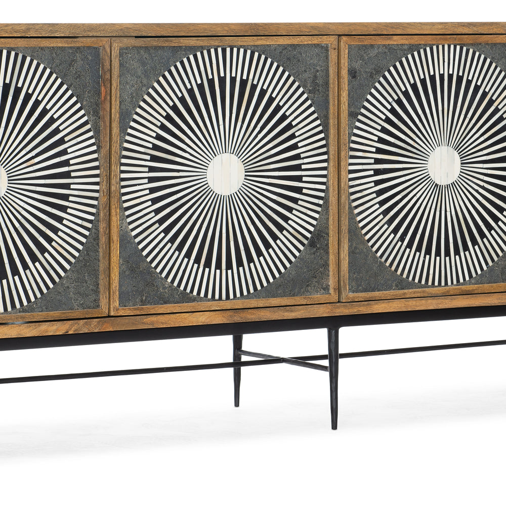 Commerce & Market Giovanni Entertainment Console