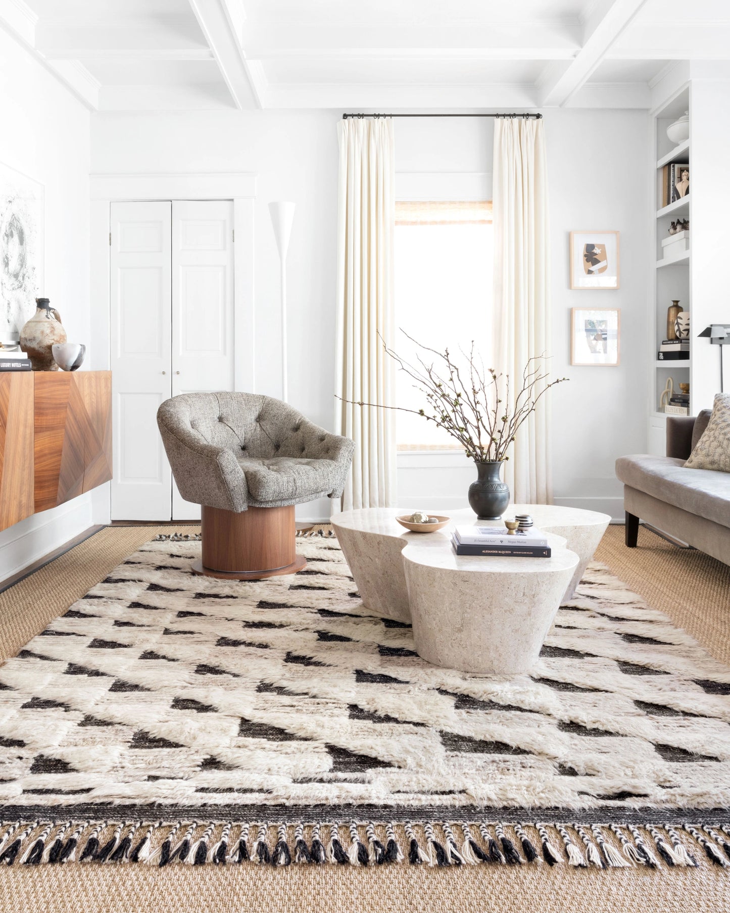 Loloi Khalid Natural / Black 2'-0" x 3'-0" Accent Rug