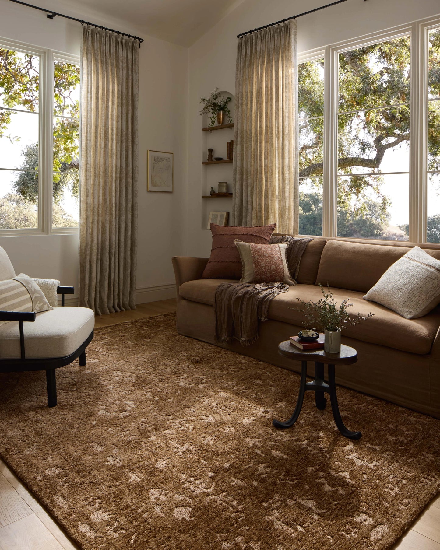 Loloi Percival Mocha / Sand 5'-0" x 7'-6" Area Rug