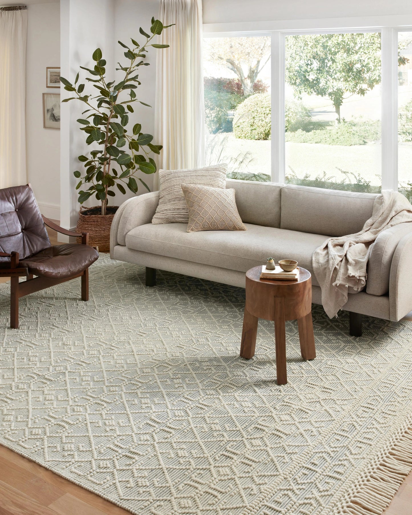 Loloi Noelle Ivory / Blue 18" x 18" Sample Rug