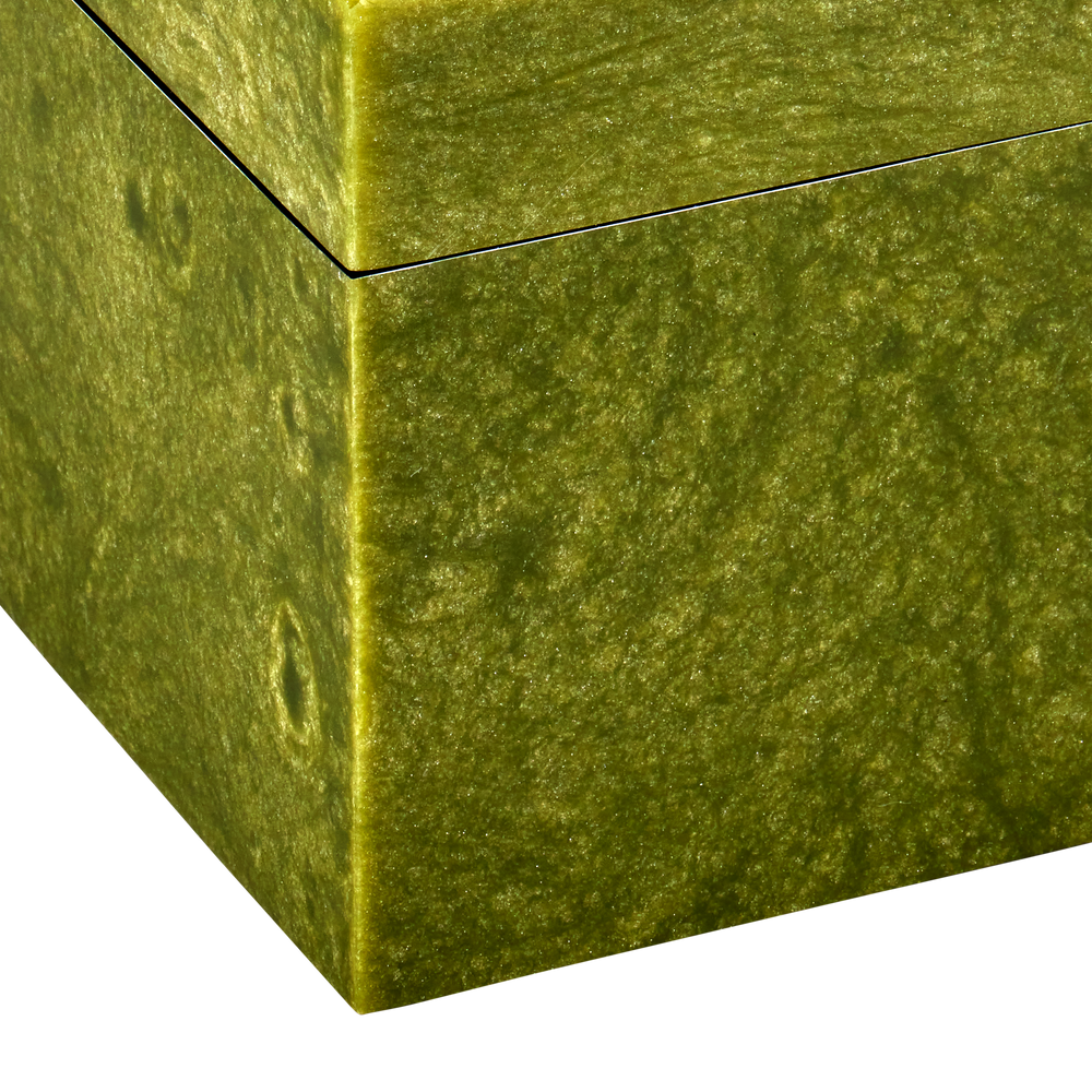 
                      
                        Rina Green Box.
                      
                    