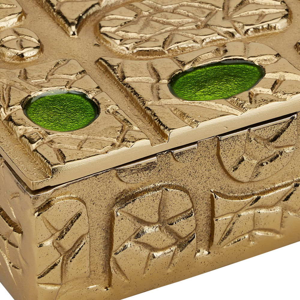 
                      
                        Beau Monde Gold & Green Box.
                      
                    