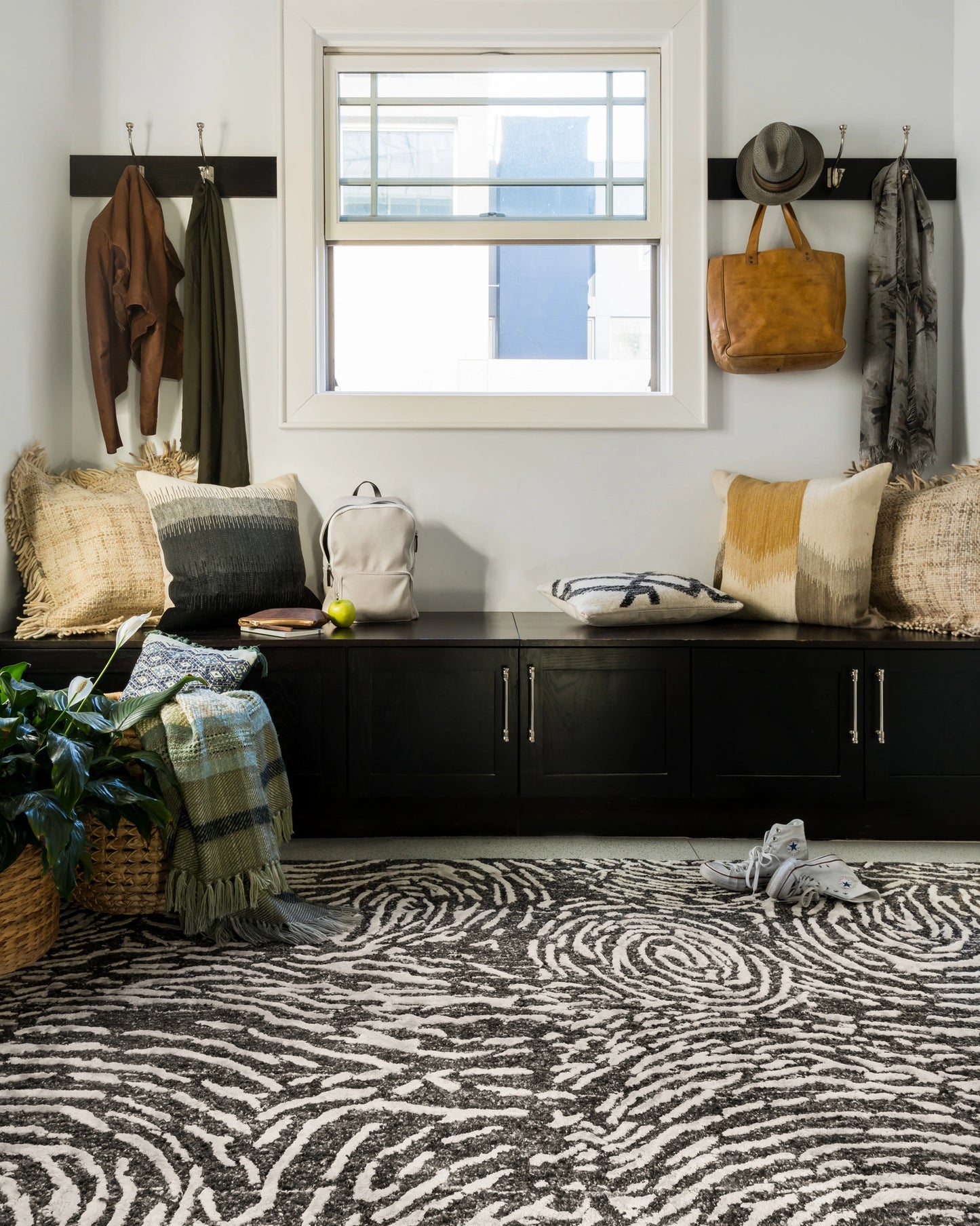 Loloi Juneau Charcoal / Silver 18" x 18" Sample Rug